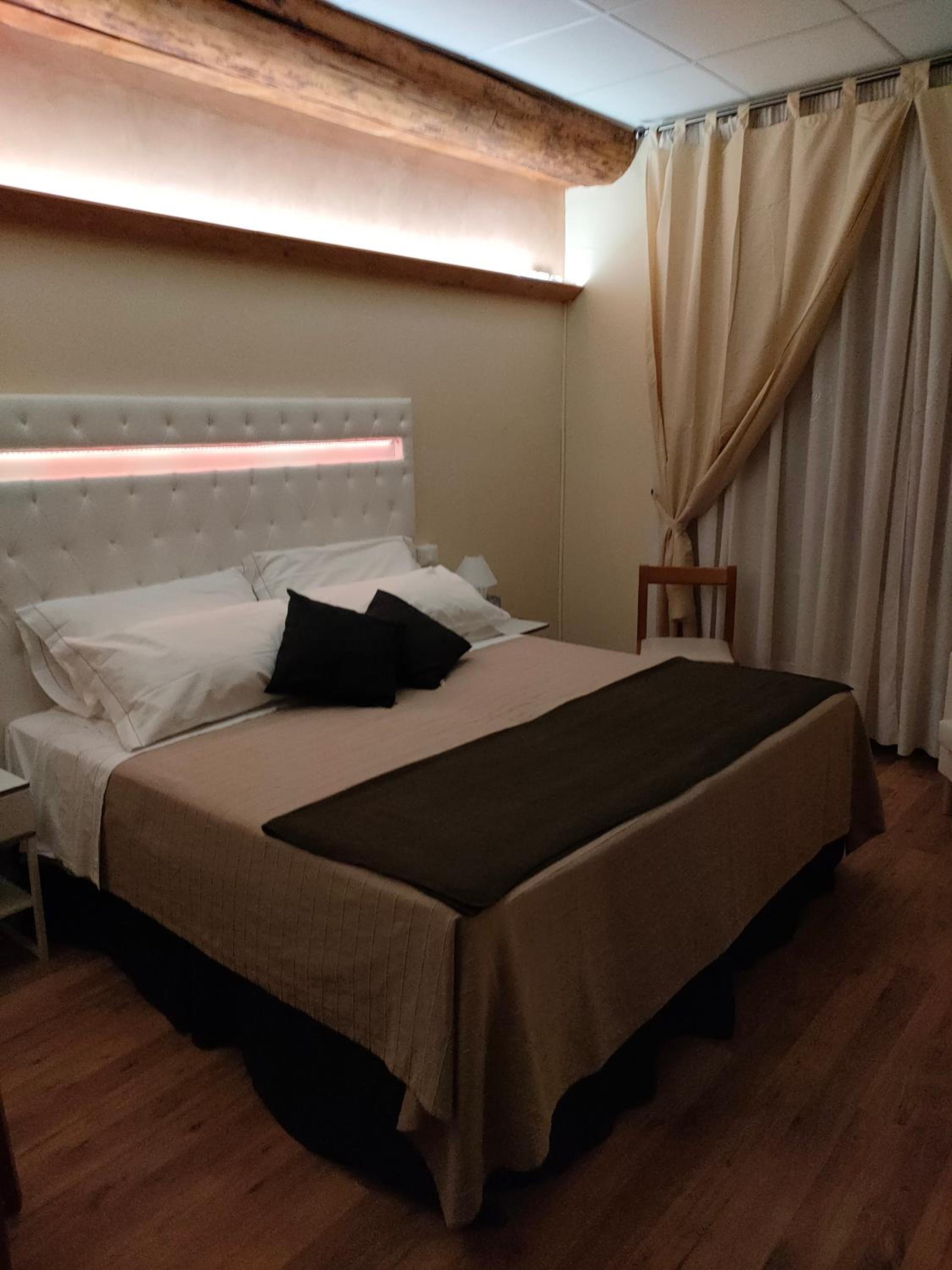 King Room with Spa Shower photo 1