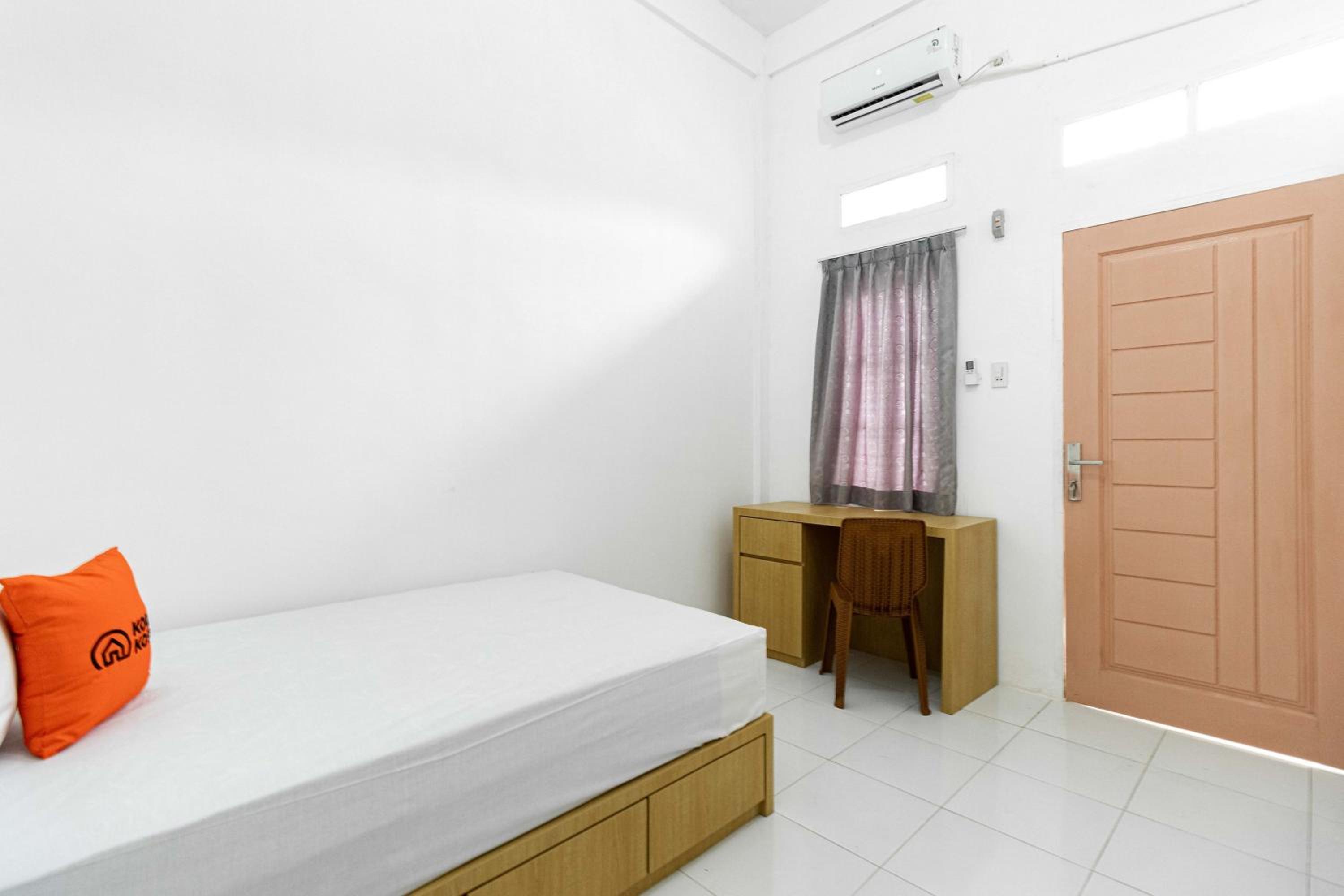 Budget Single Room
