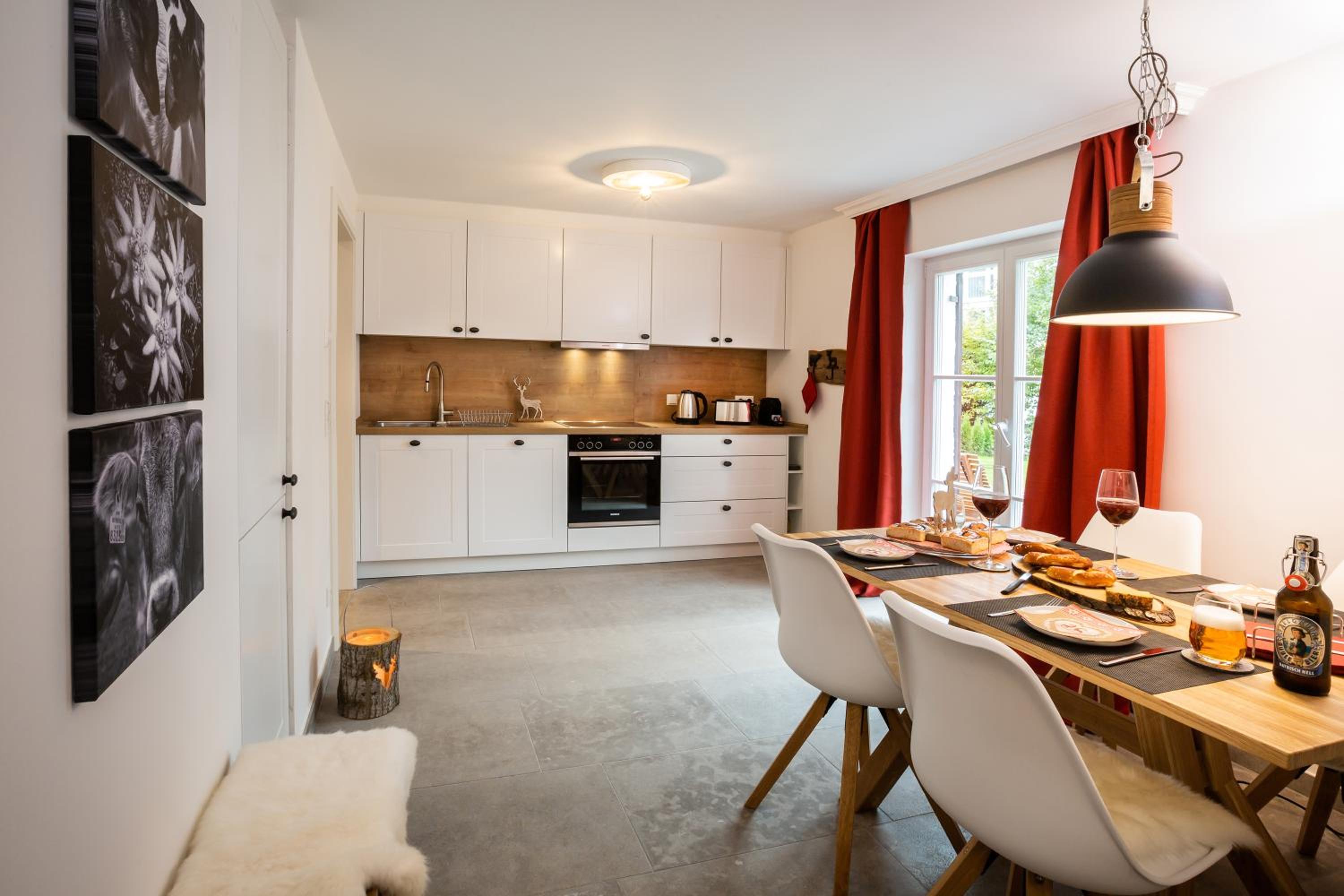 Apartment with Terrace photo 2