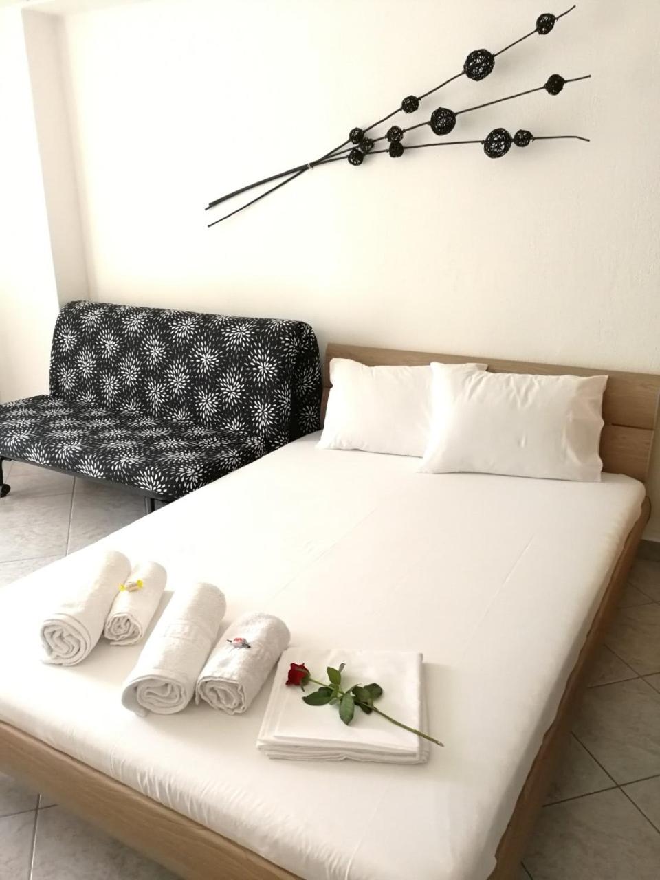 Apartment with Mountain View - Photo 3