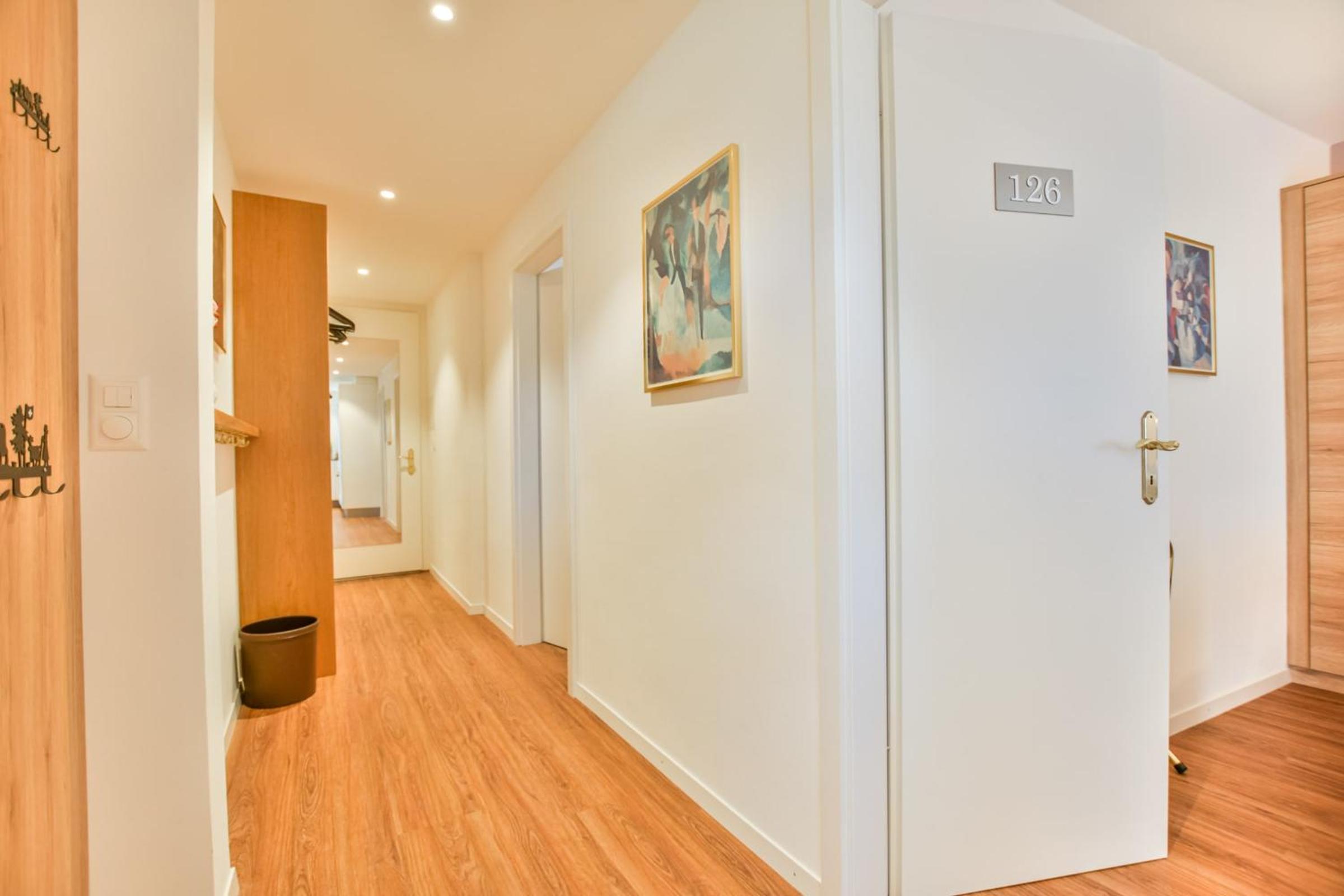 Apartment photo 2