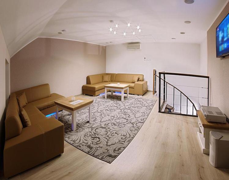 Four-Bedroom House photo 2