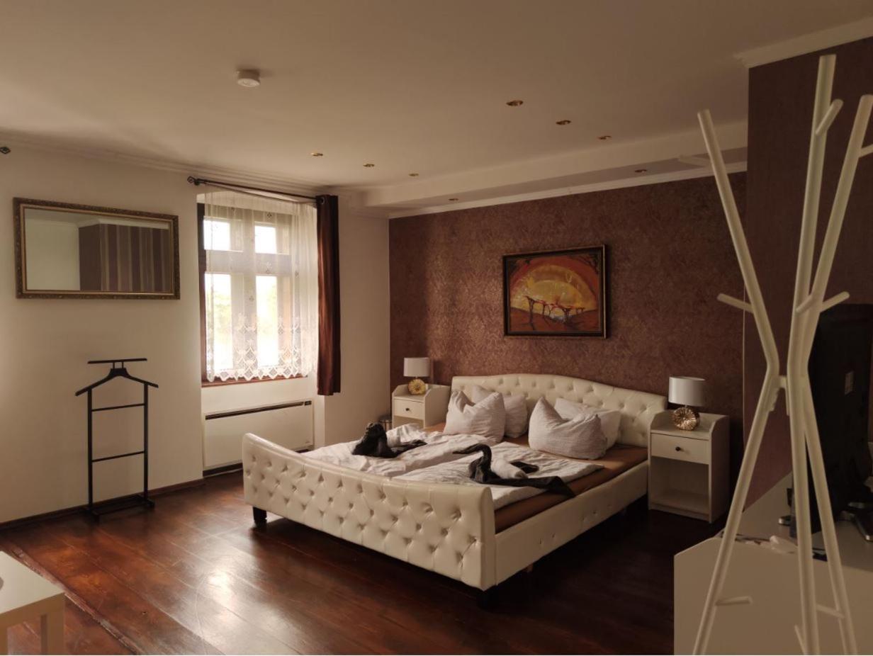 Four-Bedroom House photo 1