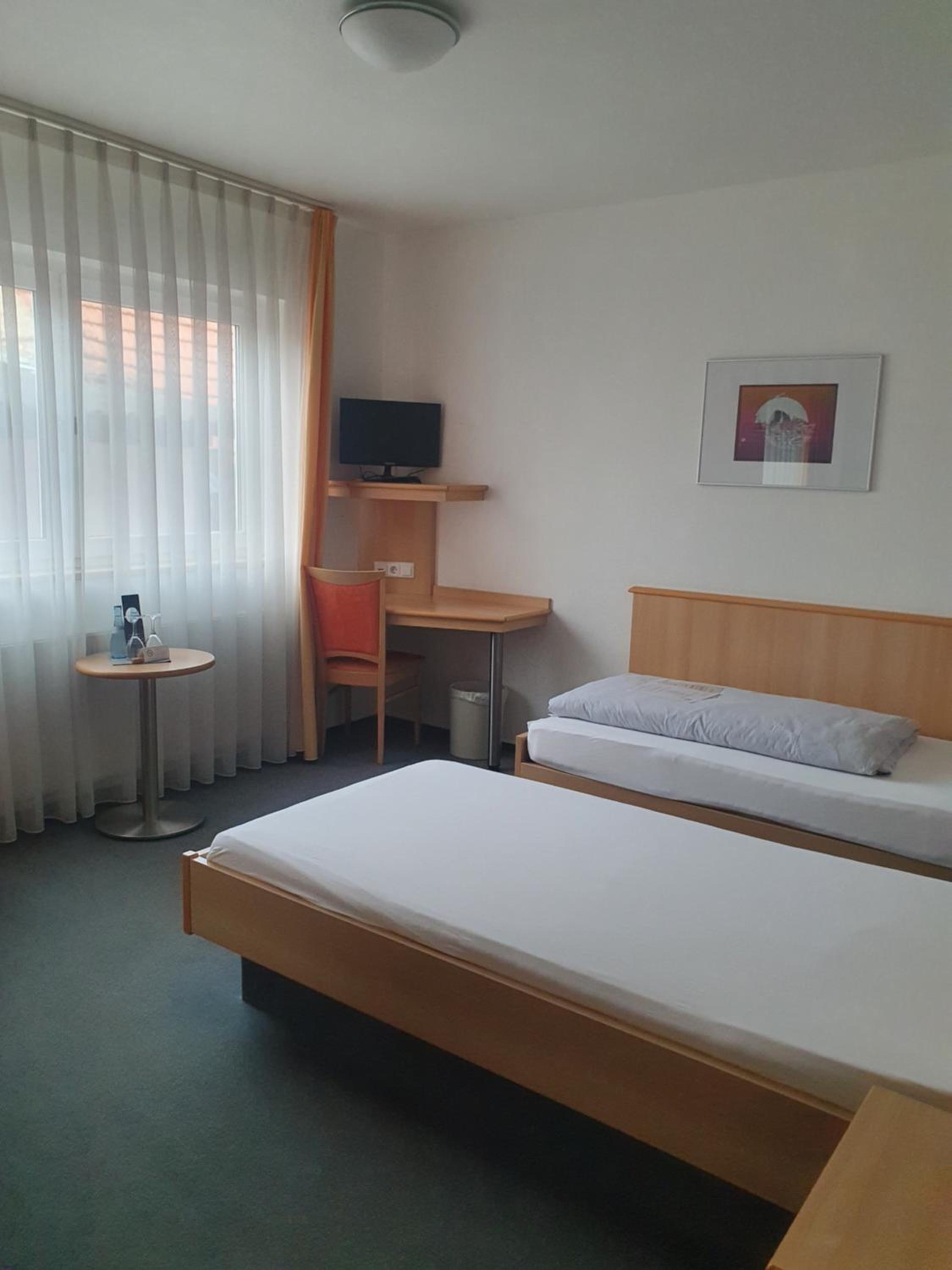 Double or Twin Room - Photo 2