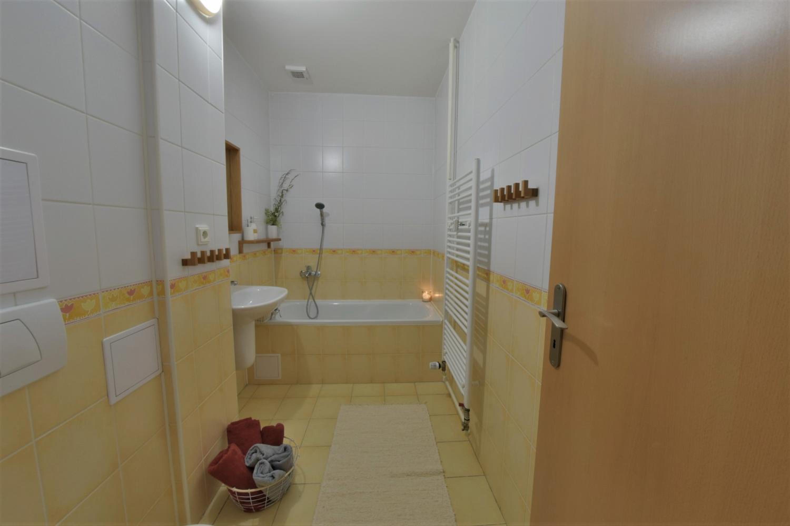 One-Bedroom Apartment - Photo 16