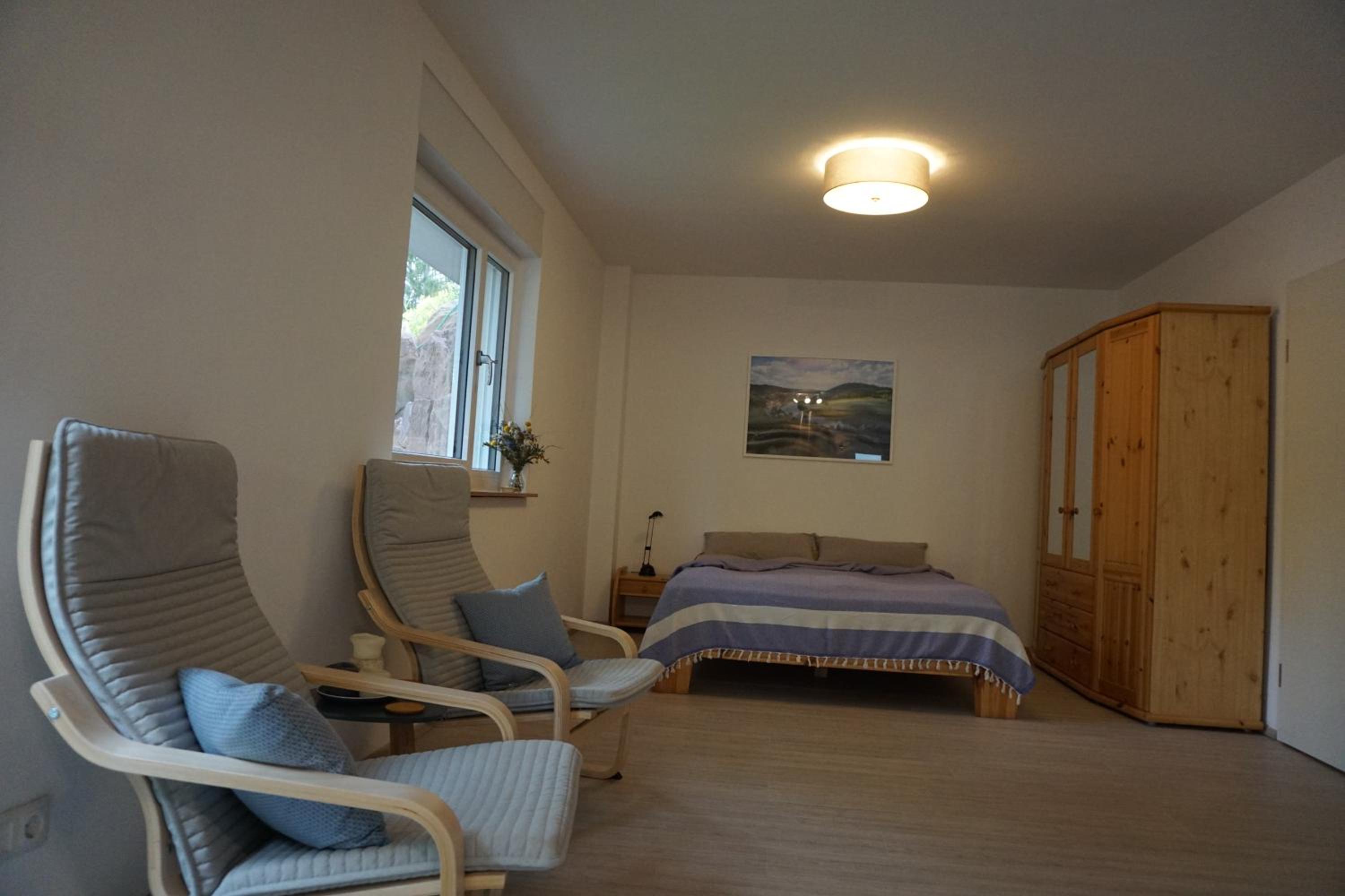 One-Bedroom Apartment photo 1