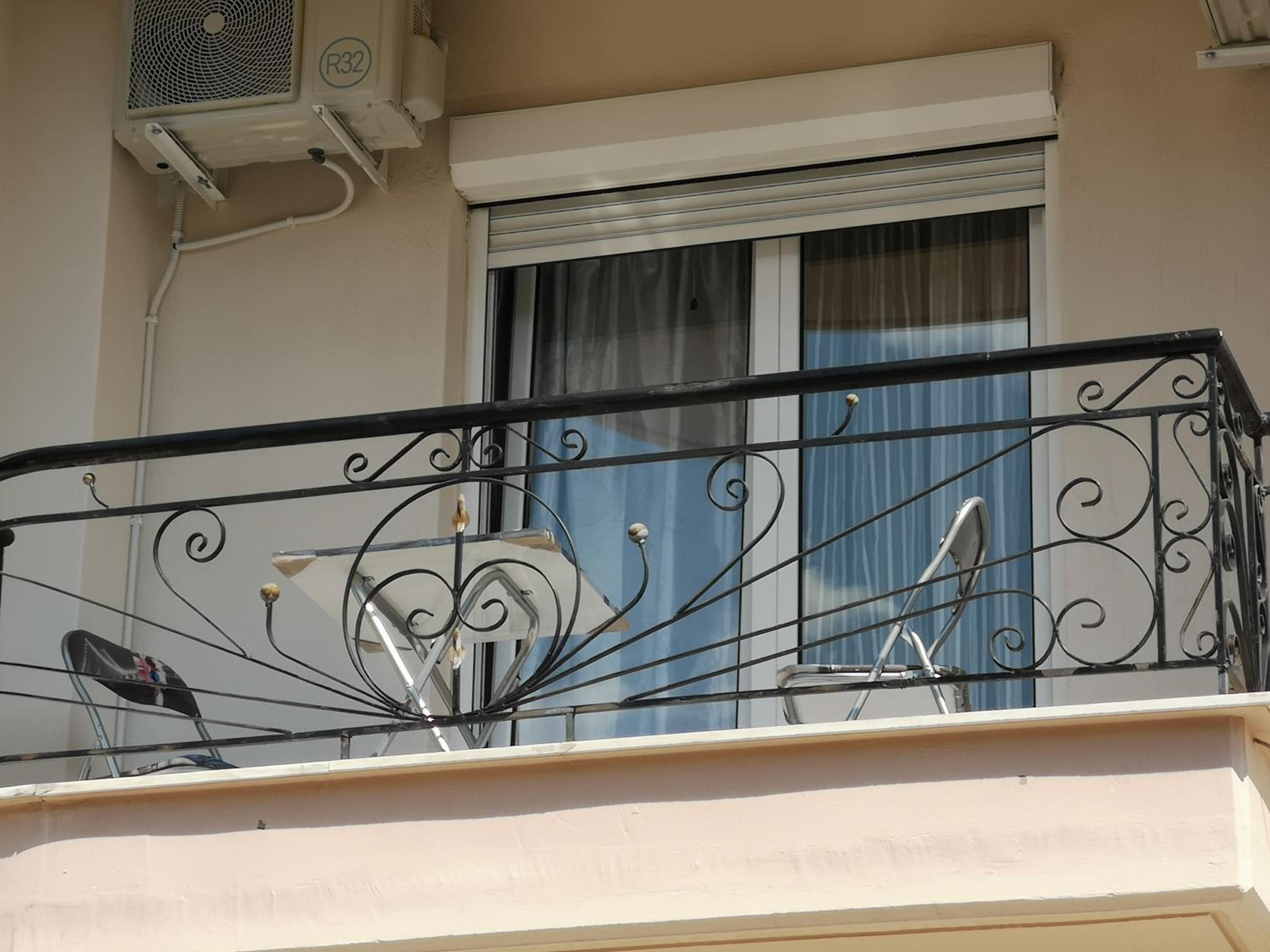 Apartment with Mountain View - Photo 6