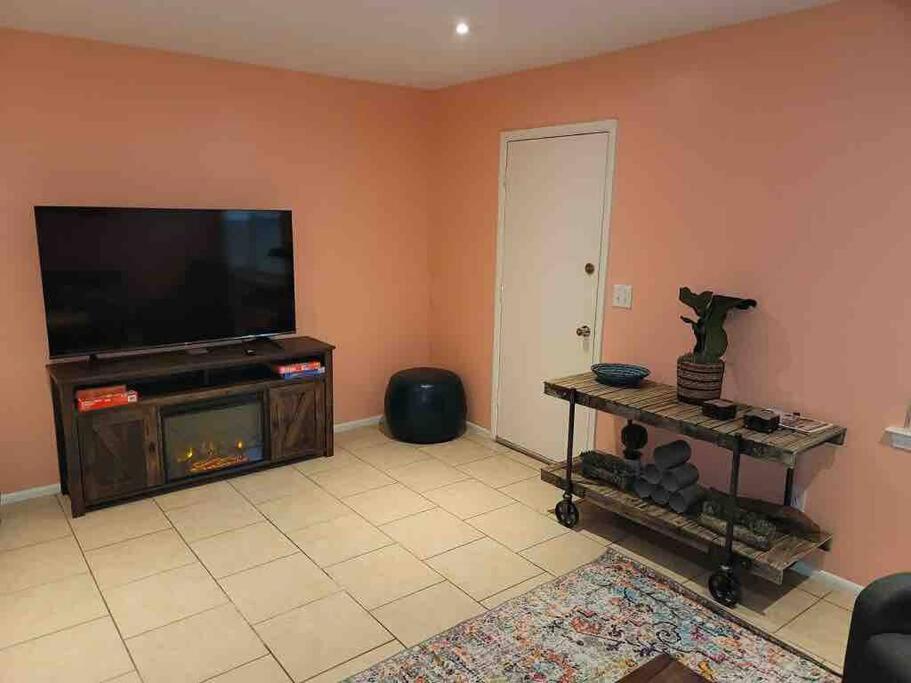 Two-Bedroom Apartment - Photo 38