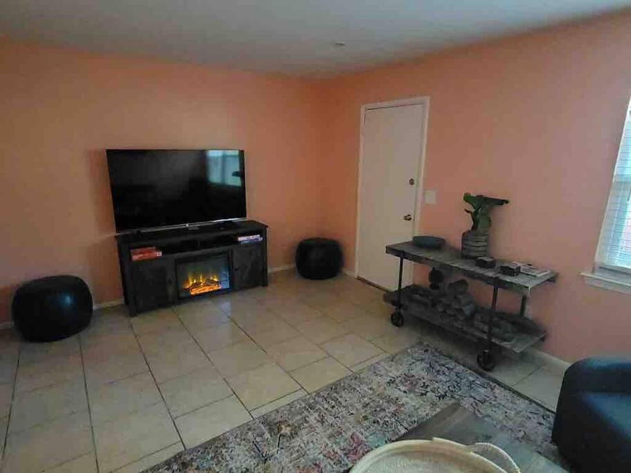 Two-Bedroom Apartment - Photo 13