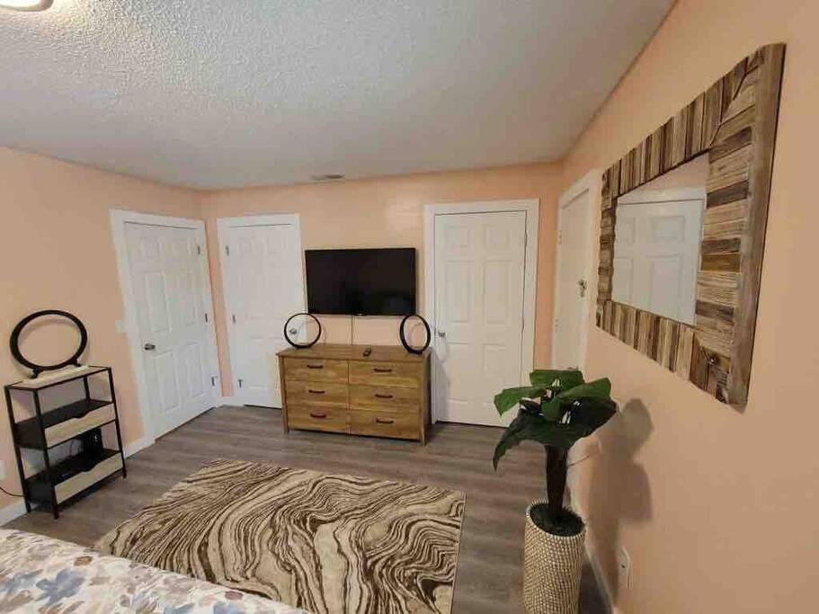 Two-Bedroom Apartment - Photo 14