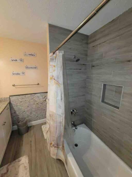 Two-Bedroom Apartment - Photo 16