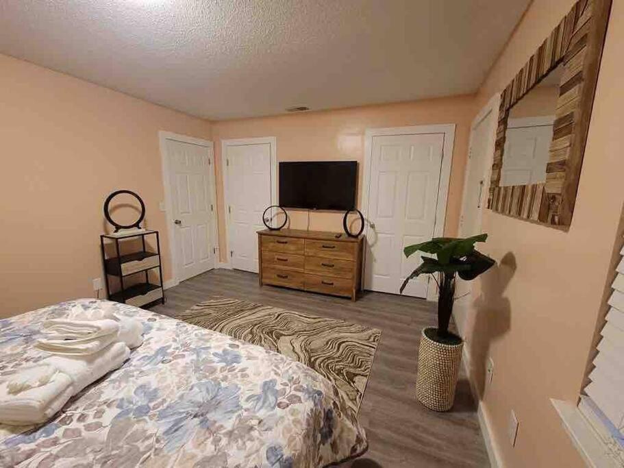 Two-Bedroom Apartment - Photo 22