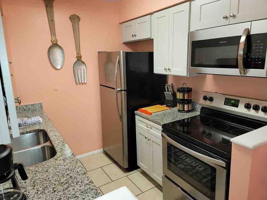 Two-Bedroom Apartment - Photo 31
