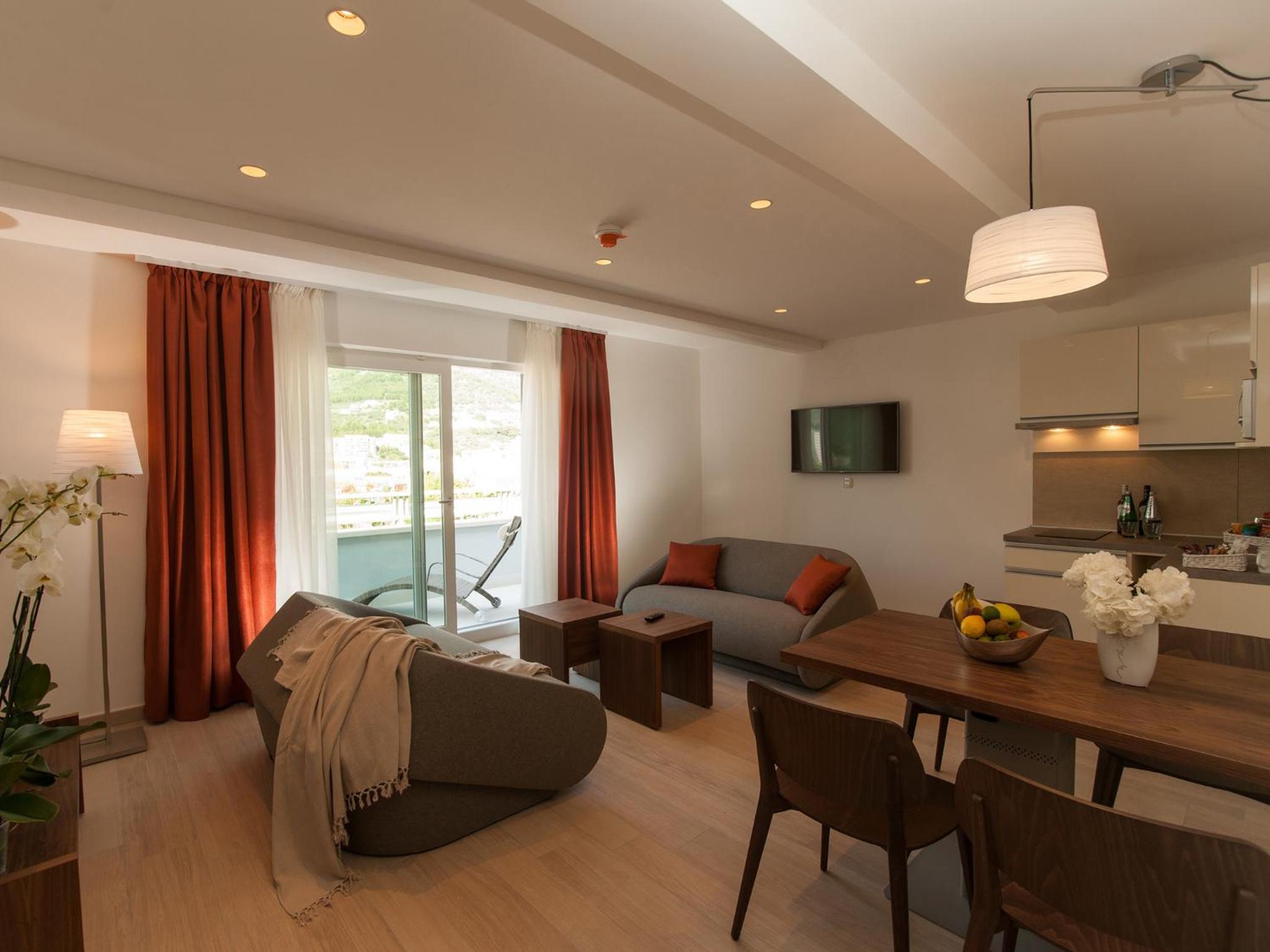 One-Bedroom Apartment with Balcony with sea View (2 Adults) photo 3
