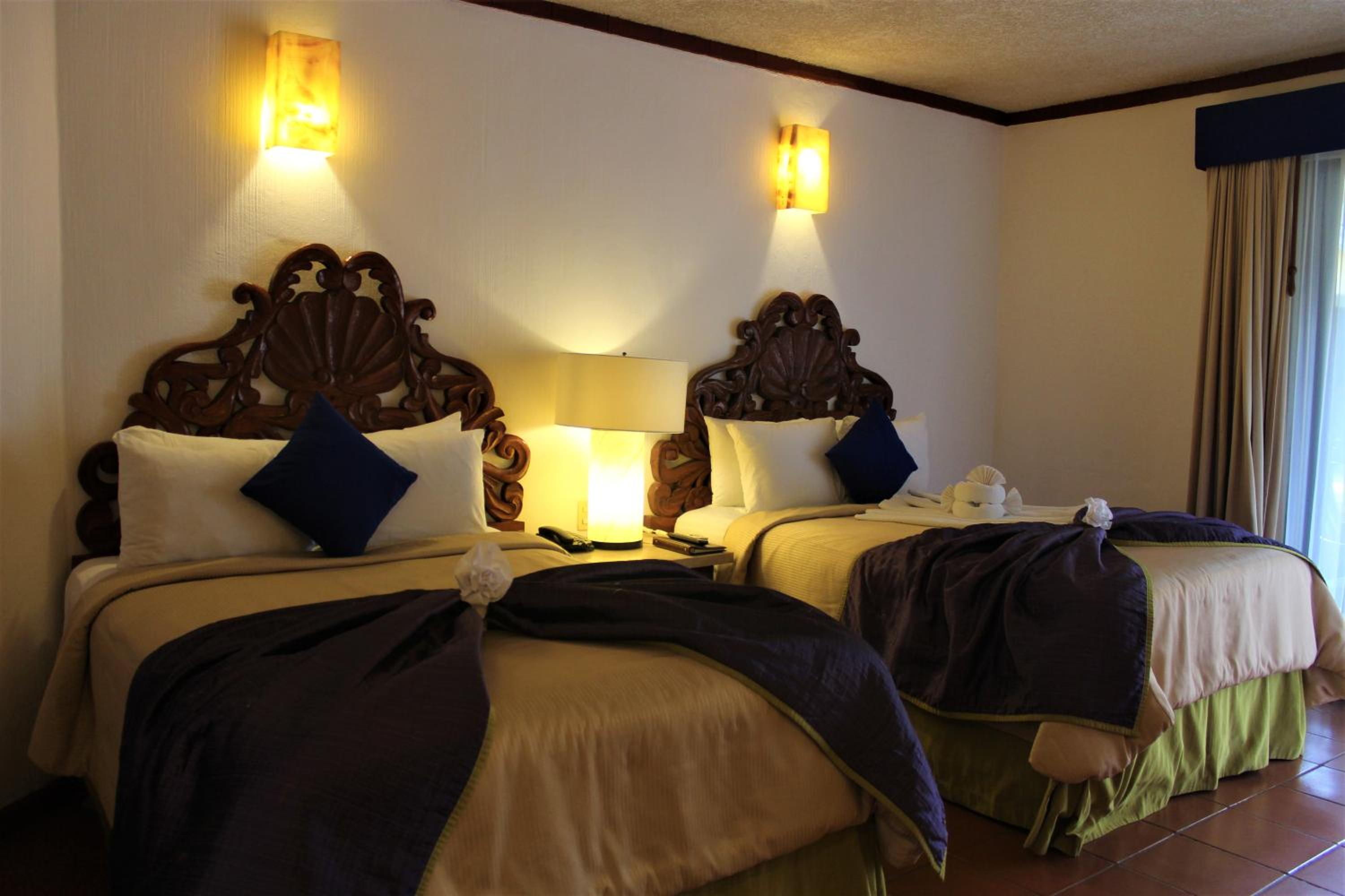 Double Room with Two Double Beds - Photo 3