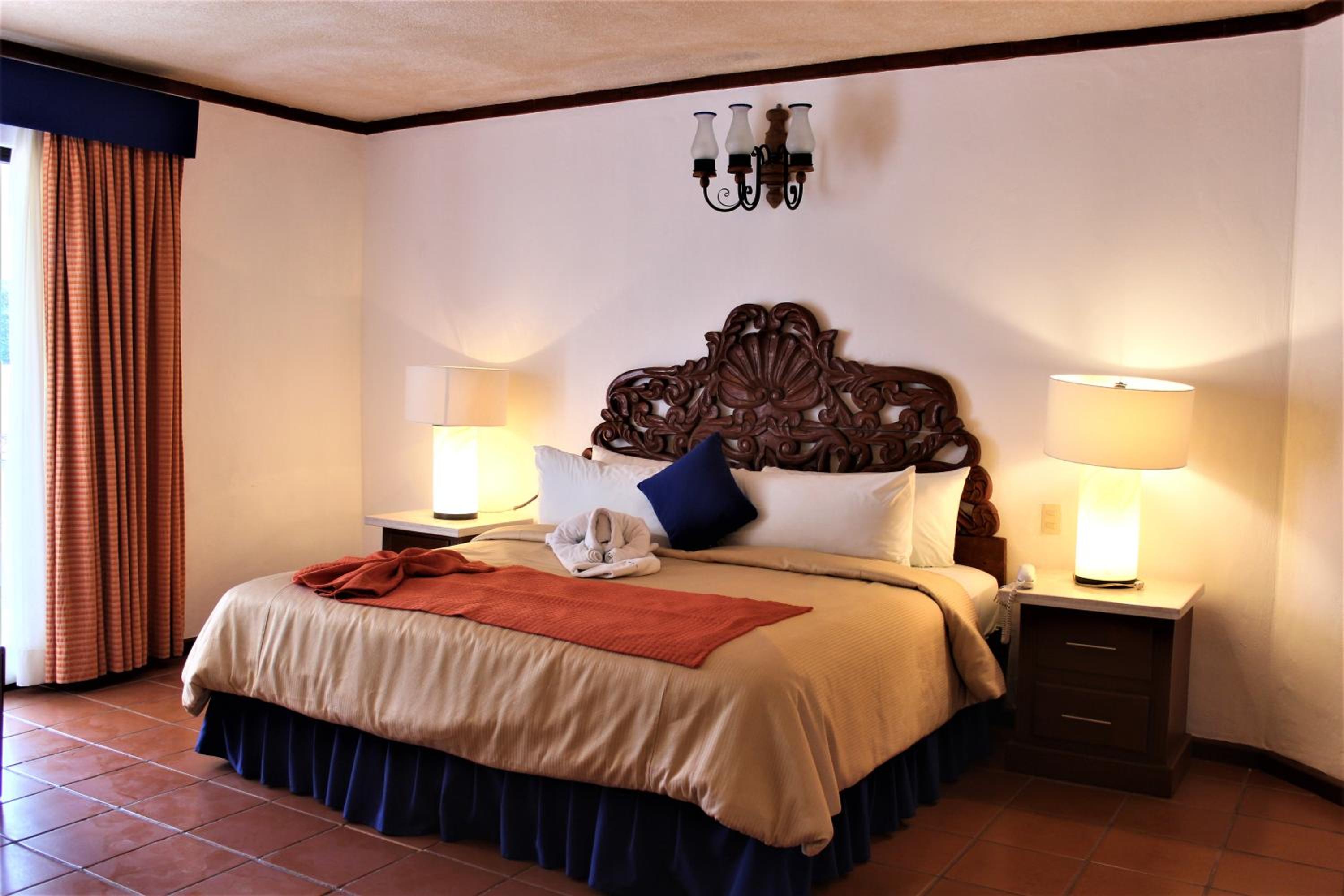 Standard King Room photo 1