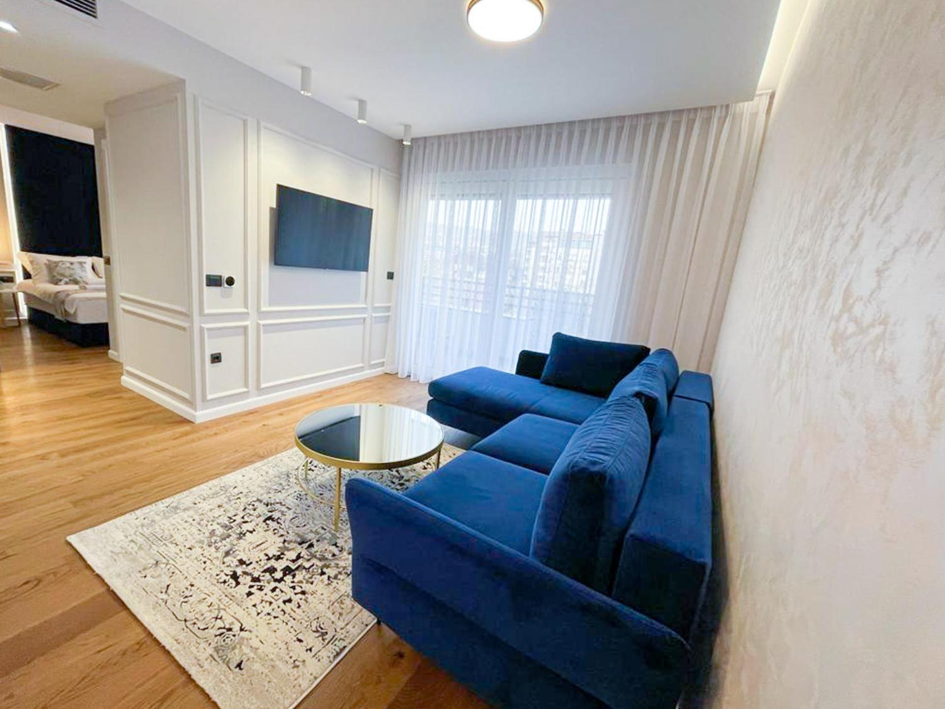 One-Bedroom Apartment photo 1