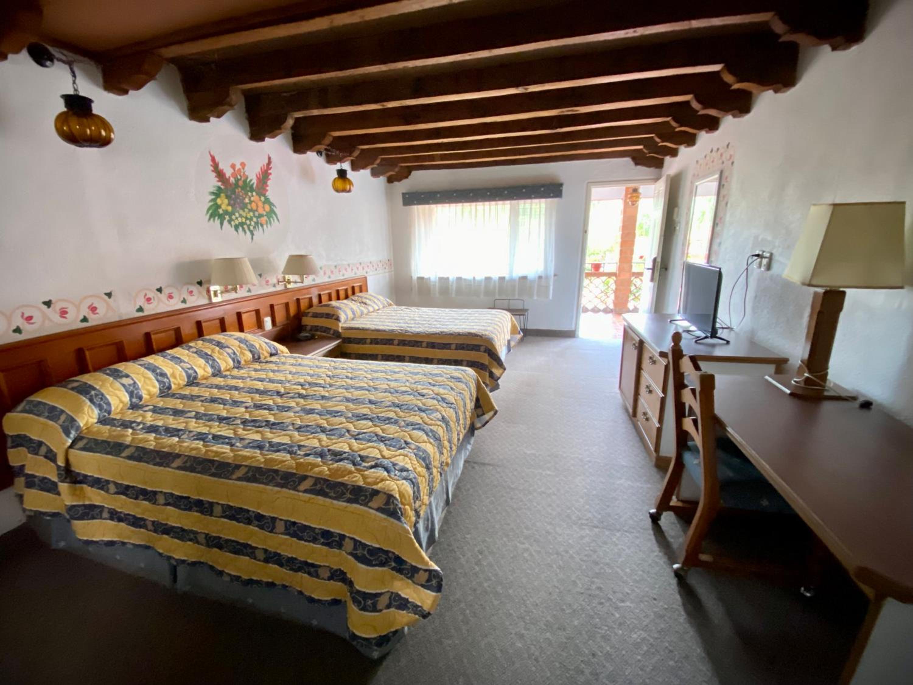 Twin Room - Photo 4