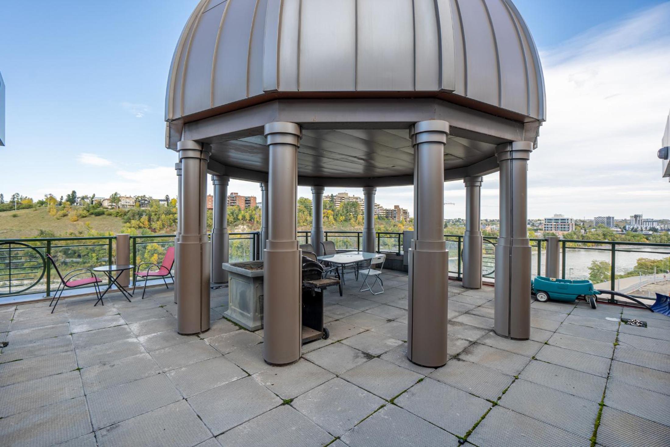Penthouse Apartment - Photo 25