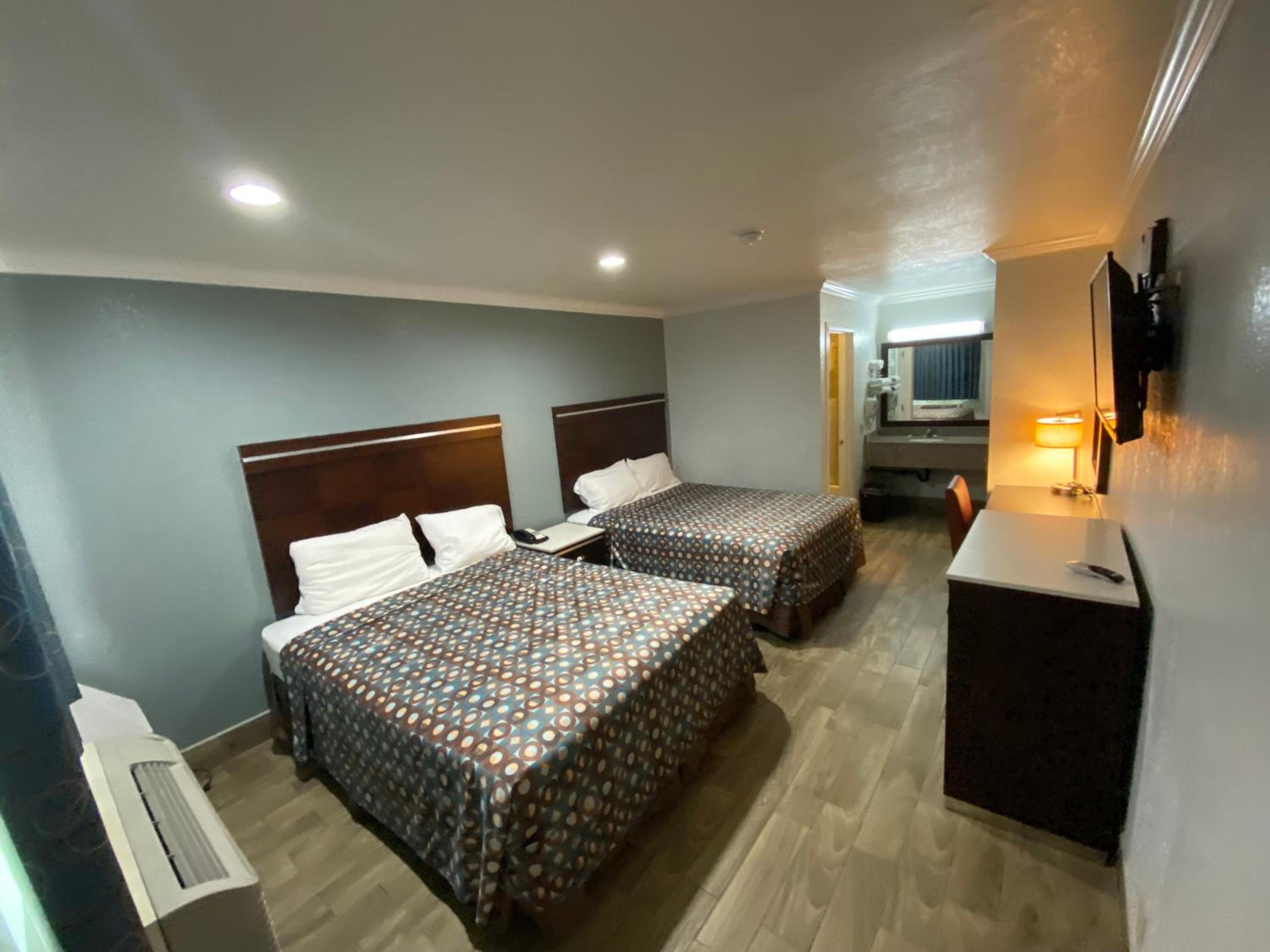 Room With Two Double Beds photo 1