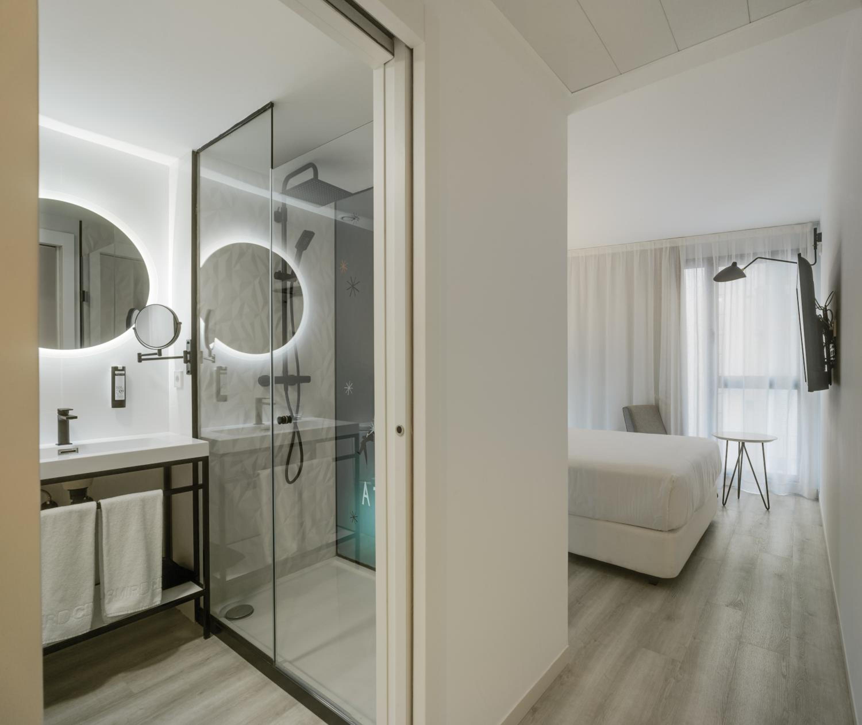 Double or Twin Room - Photo 25
