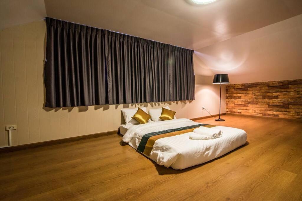 Villa - Photo 3