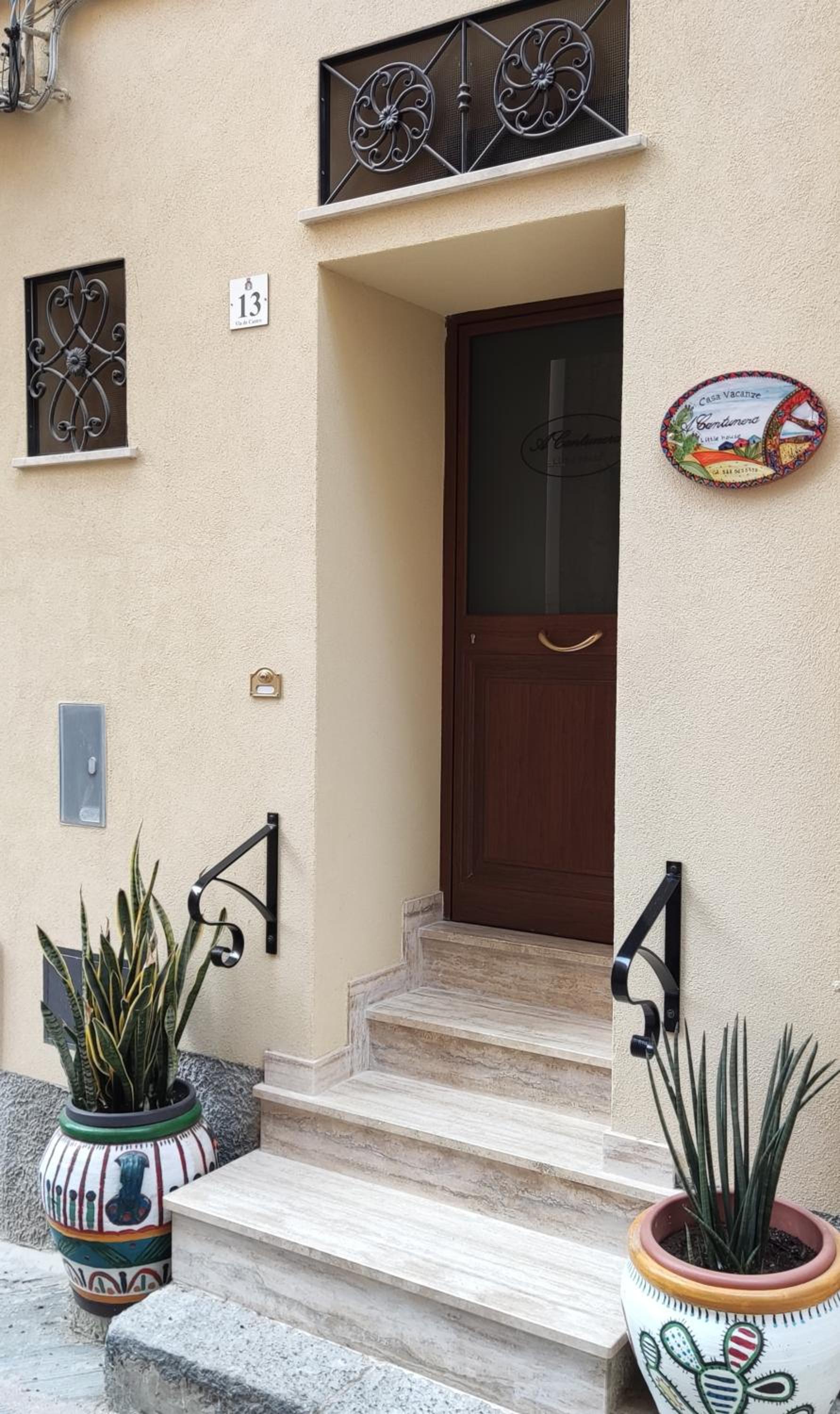 Two-Bedroom House - Photo 22