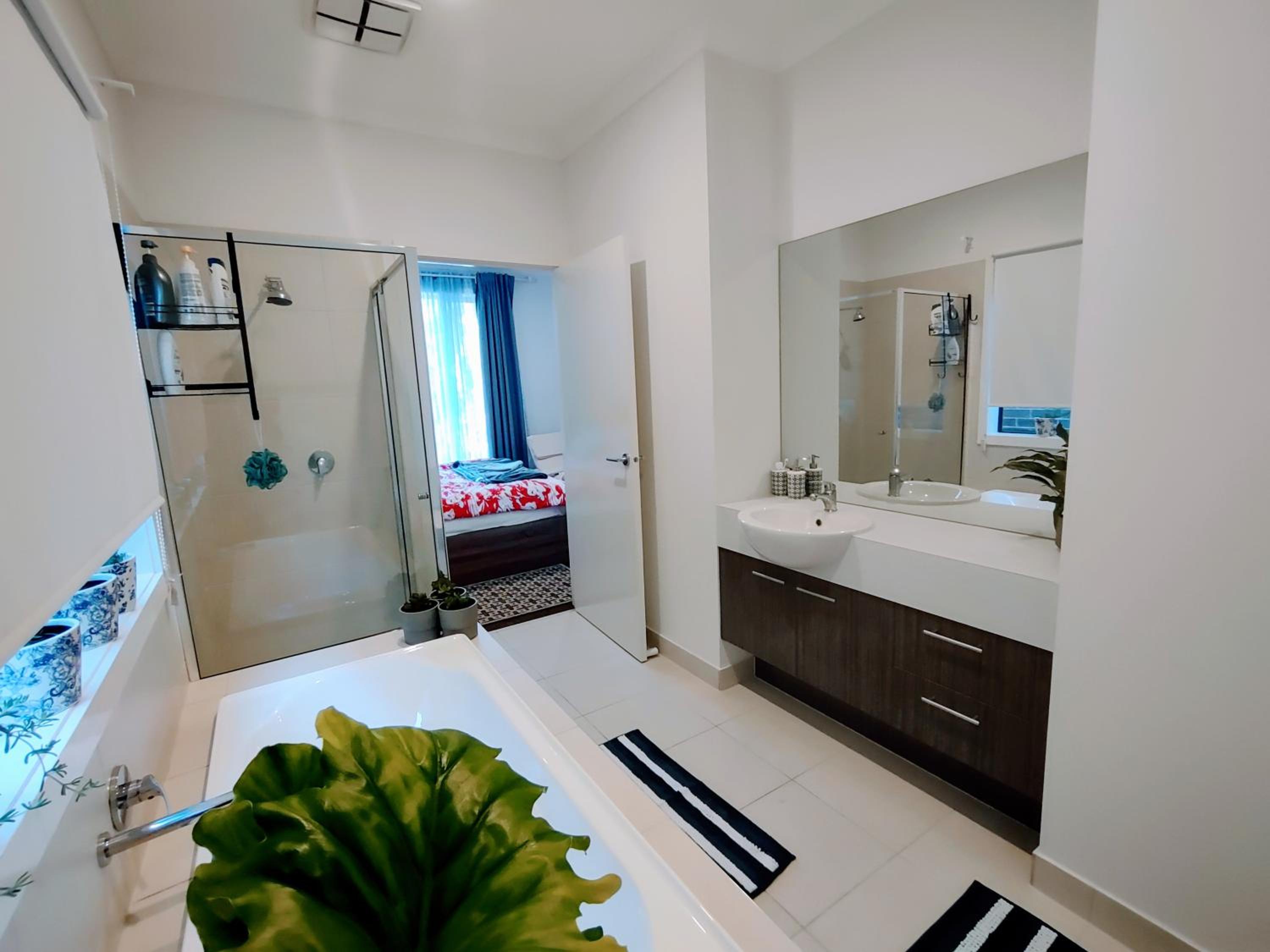 Deluxe Family Suite - Photo 6