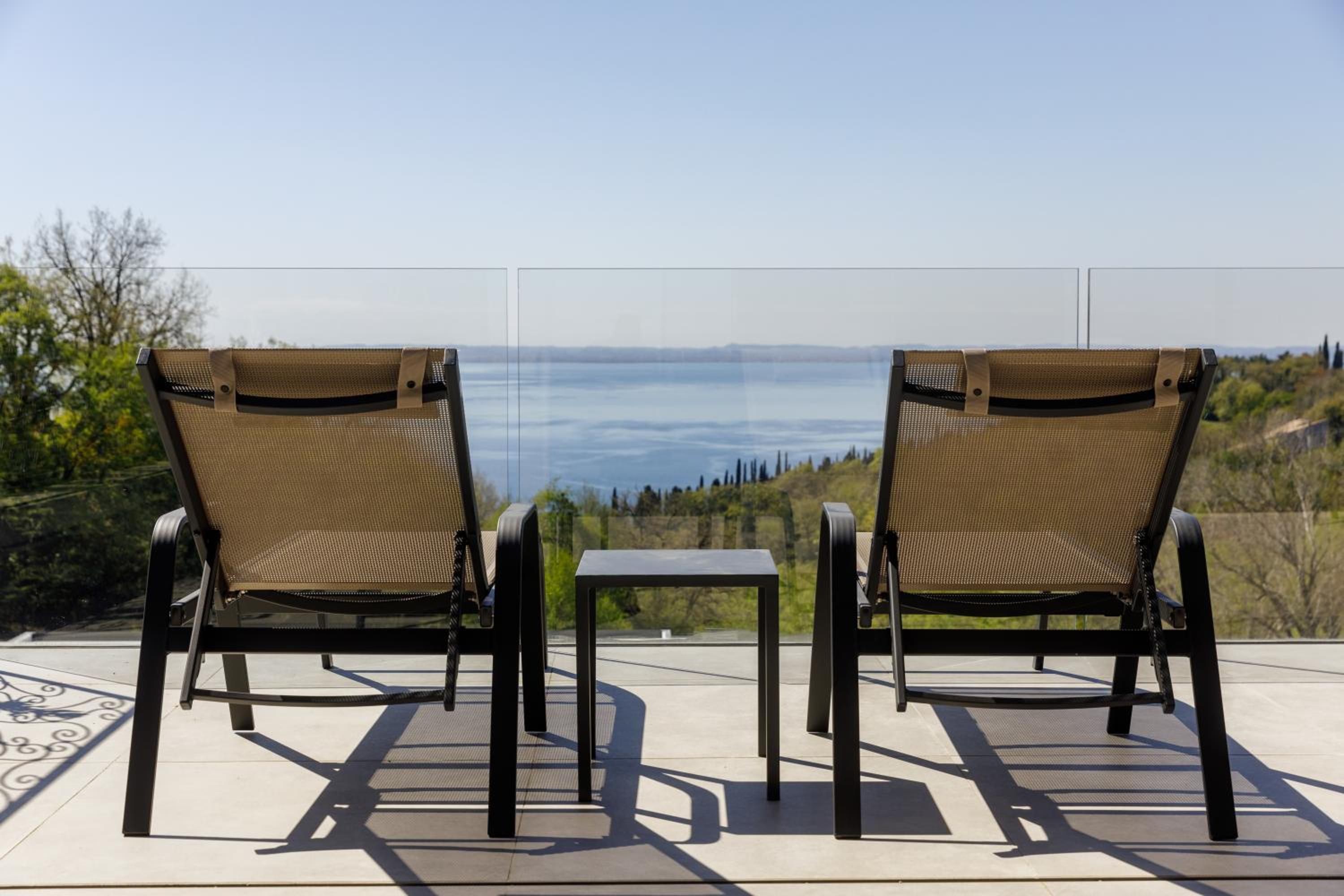 Junior Suite with Lake View - Photo 11
