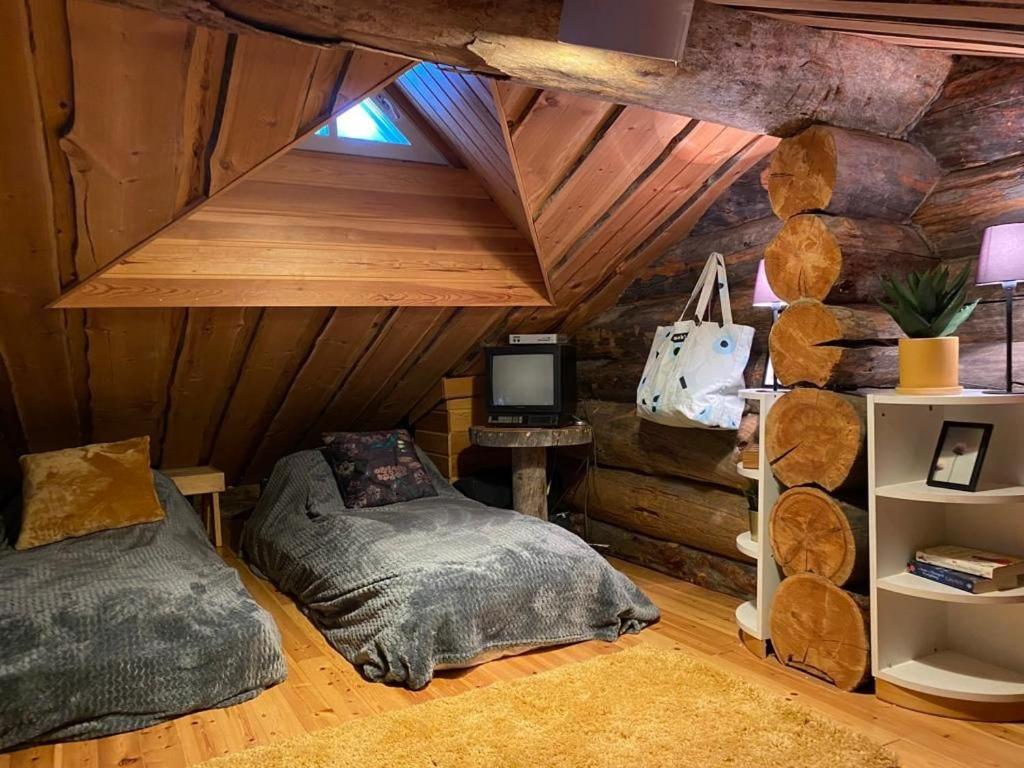 Two-Bedroom Apartment - Photo 8
