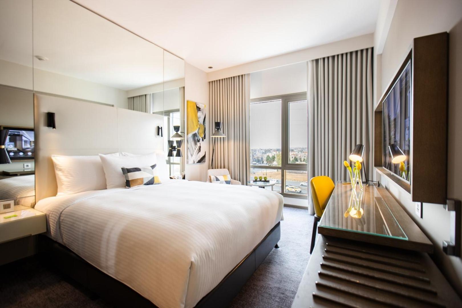 Centro Room - Queen Bed - Photo 1