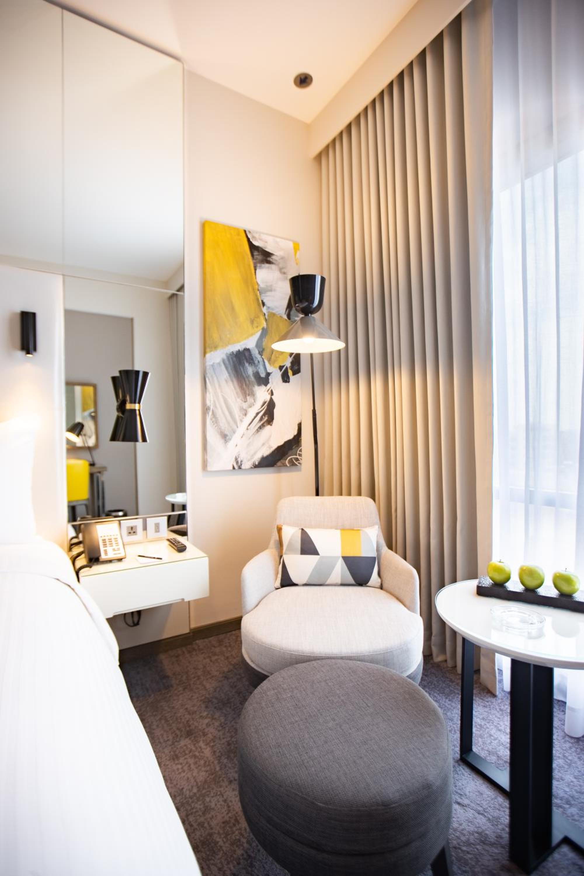 Centro Room - Queen Bed - Photo 2