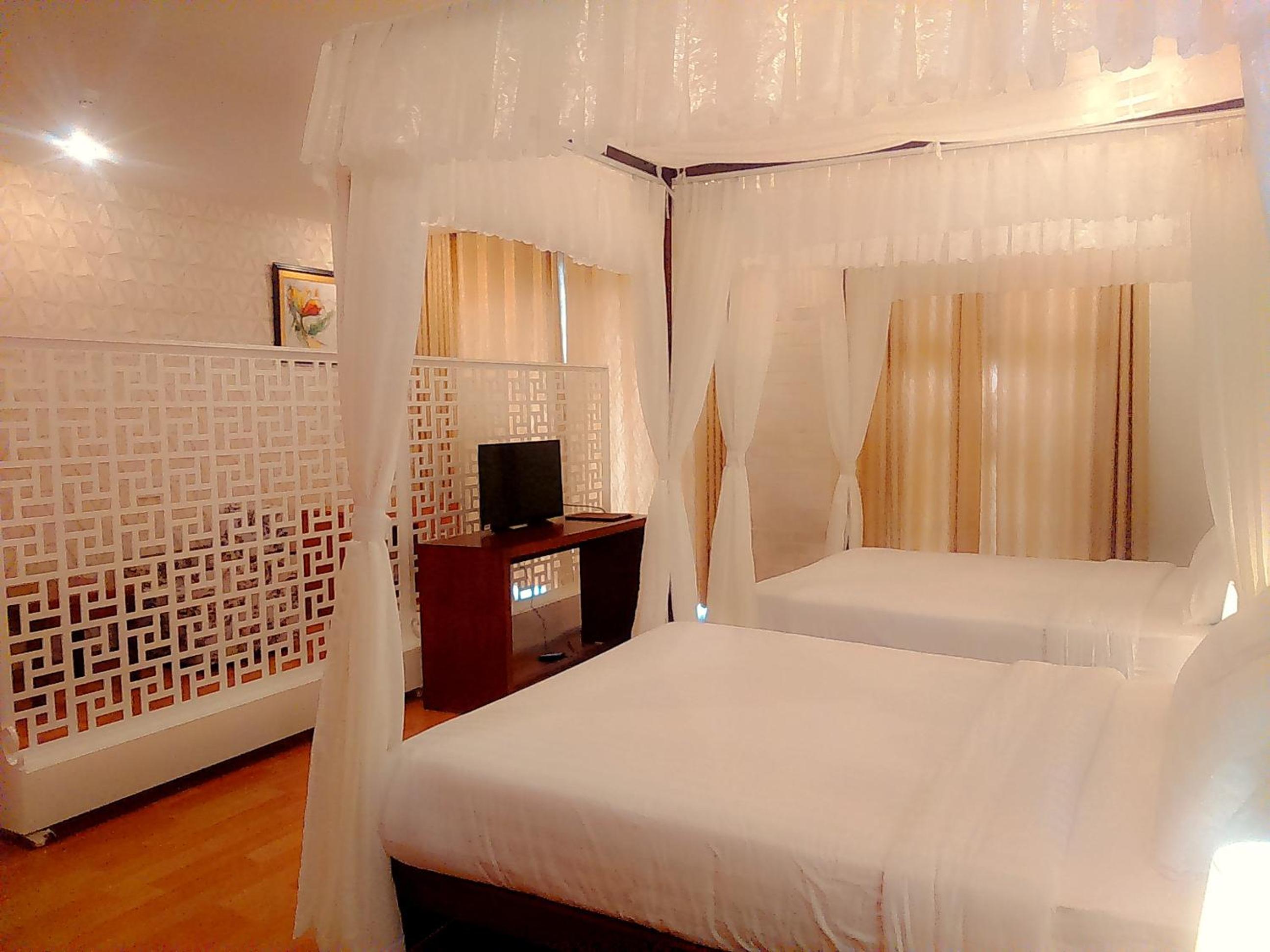 Deluxe Double Room with Balcony photo 3
