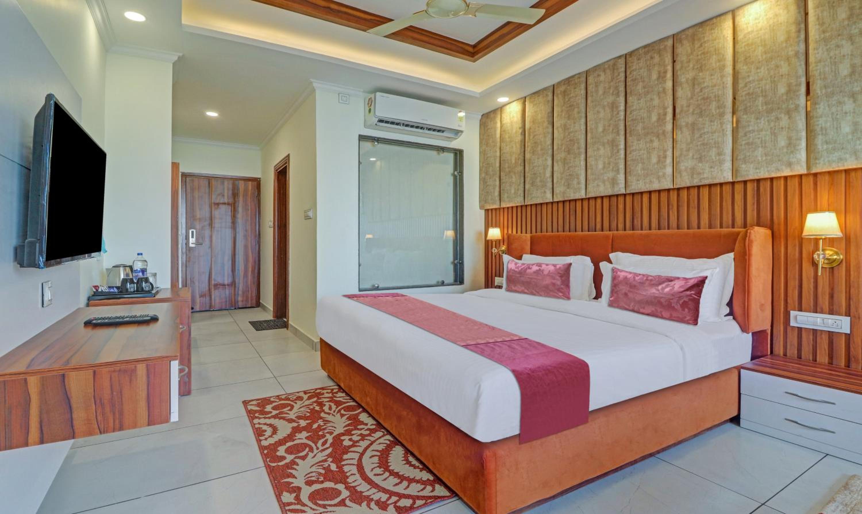 Deluxe Double Room photo 2