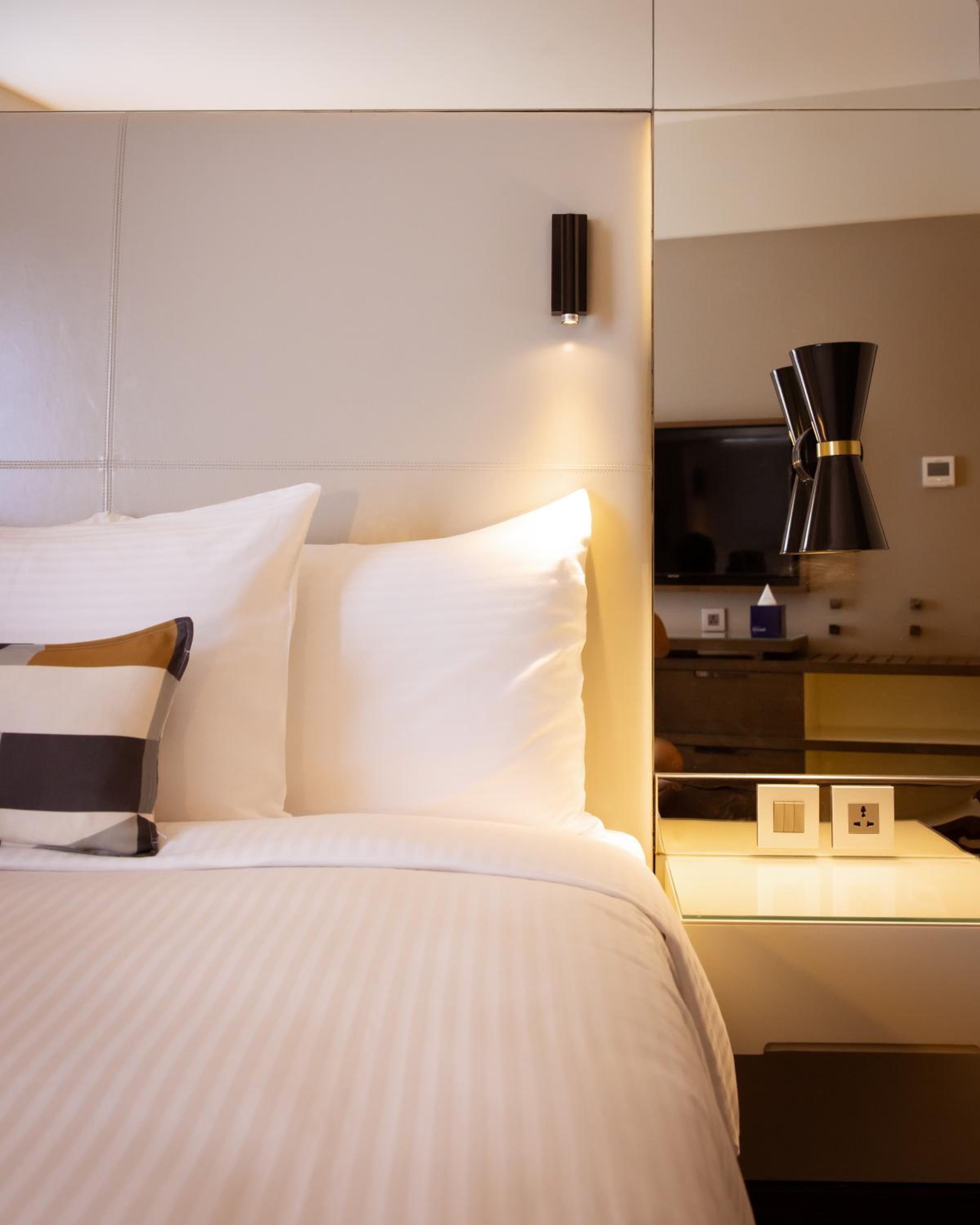 Spacious Centro Room - Queen Bed - Photo 2