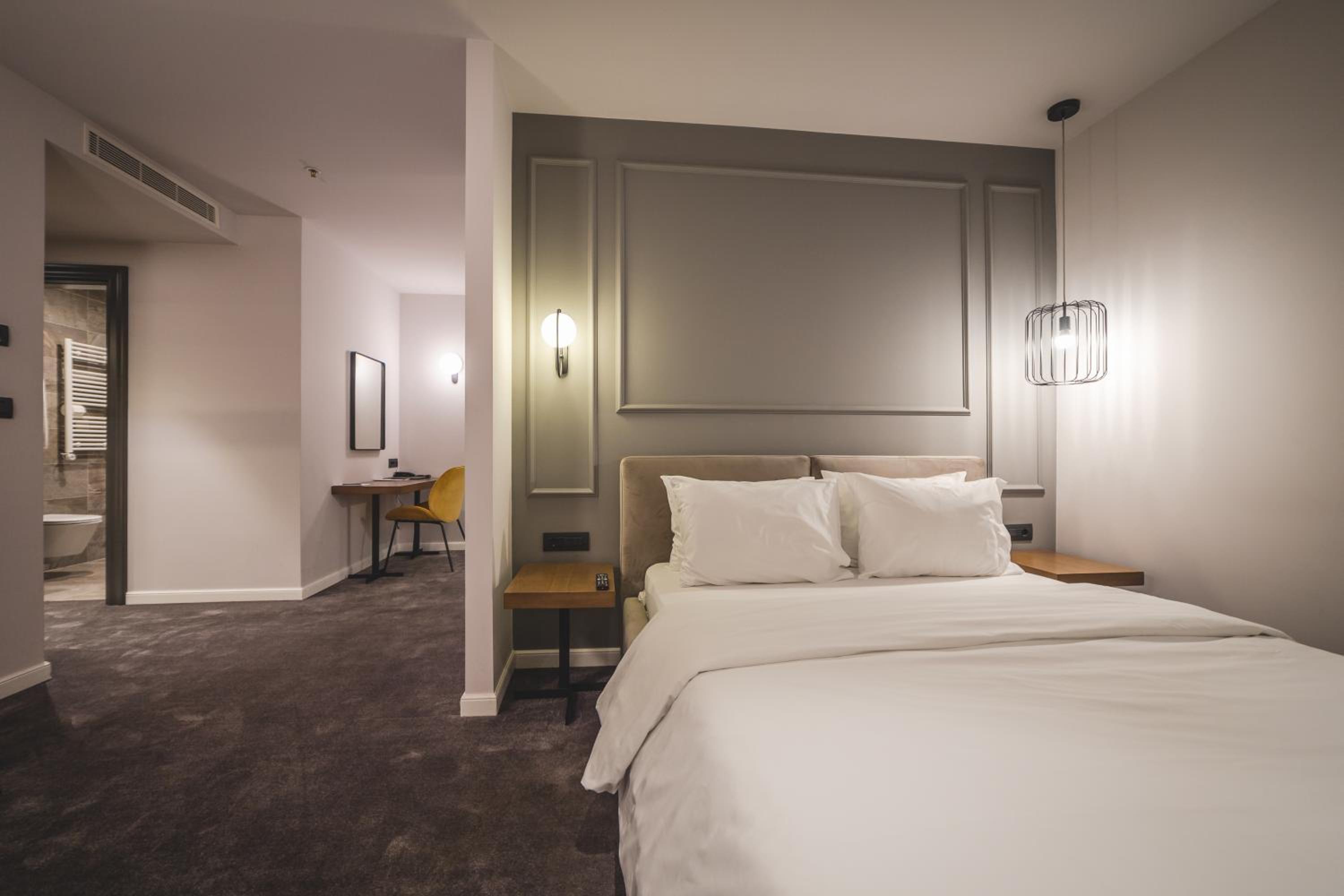 Double Room with Two Double Beds - Photo 1