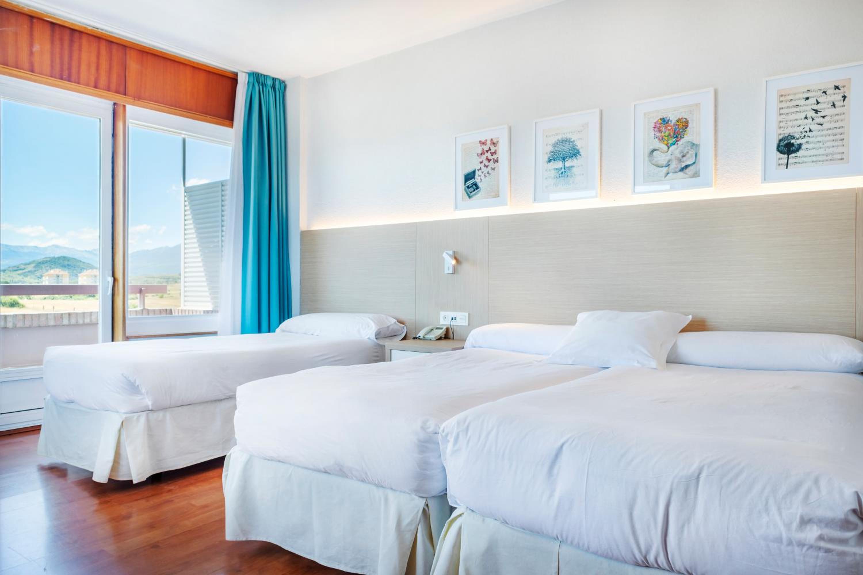 Triple Room with Terrace photo 2