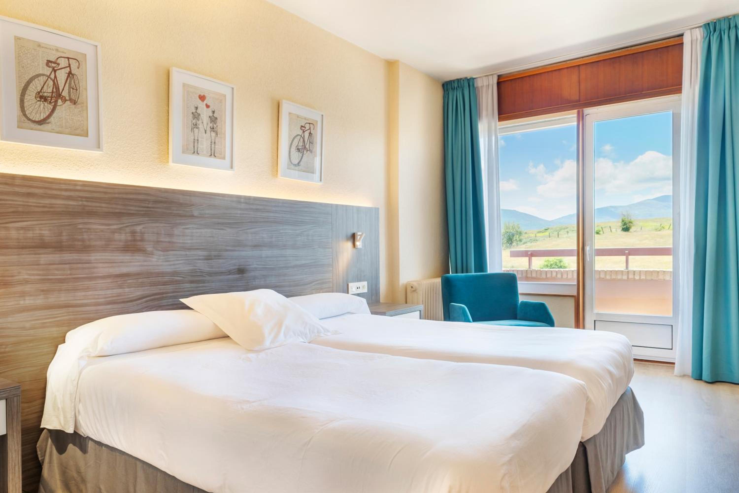 Double or Twin Room with Terrace photo 3