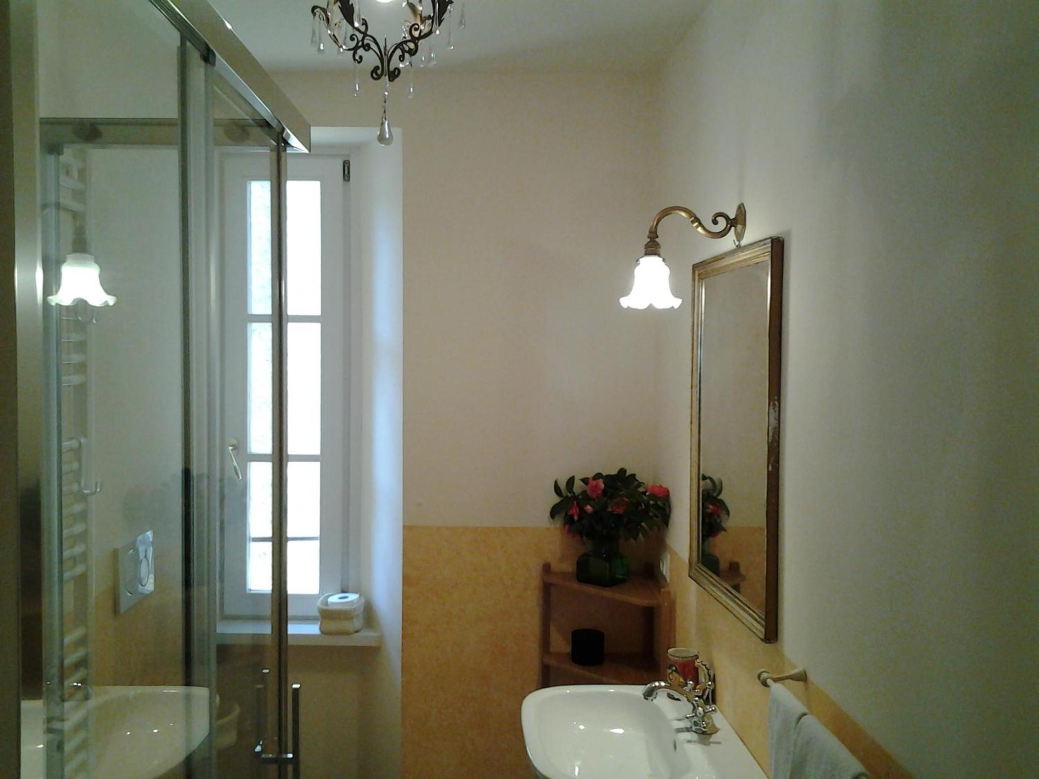 Double Room with Private External Bathroom - Photo 6