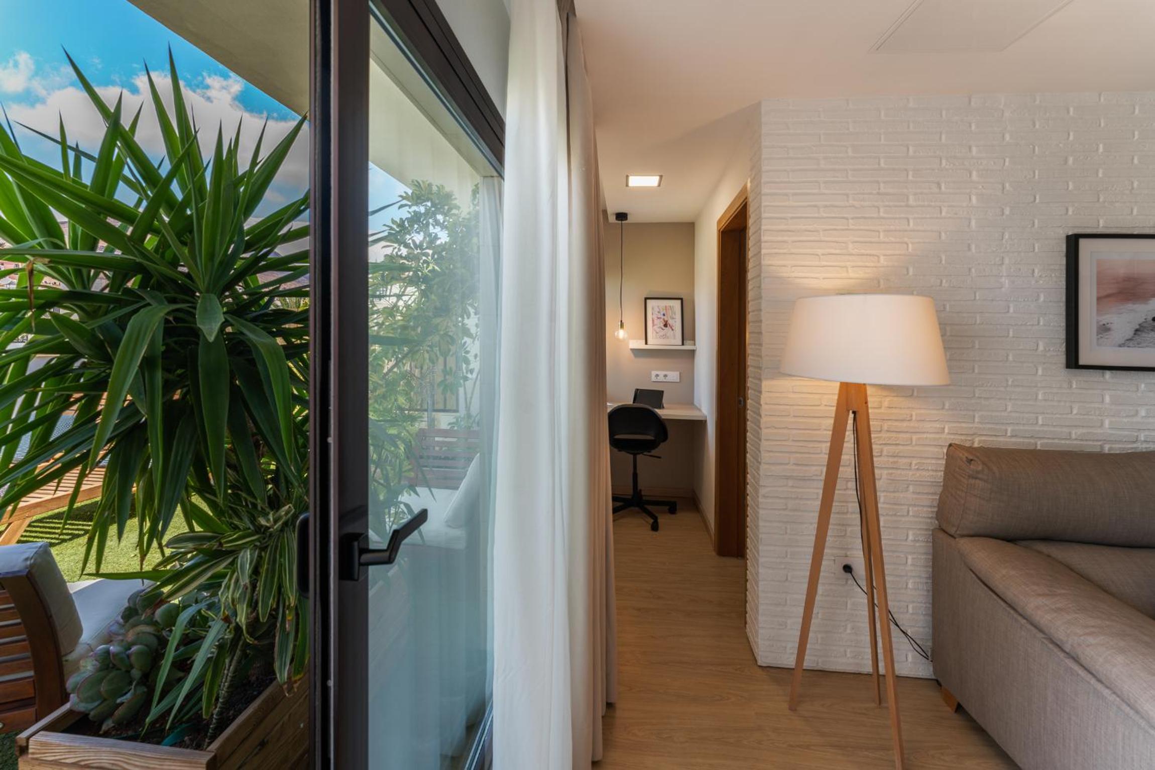 One-Bedroom Apartment with Terrace photo 2
