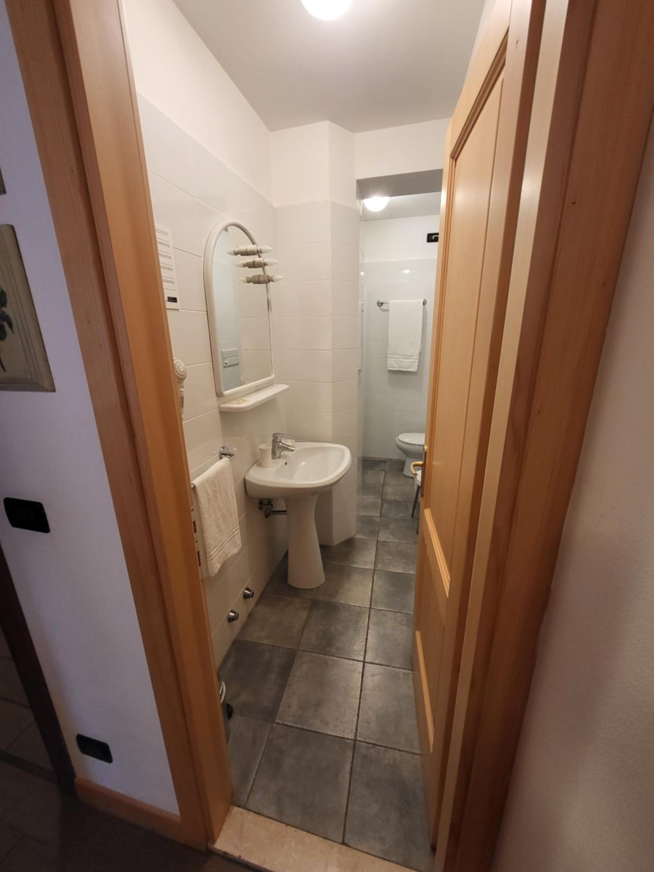 Single Room photo 2