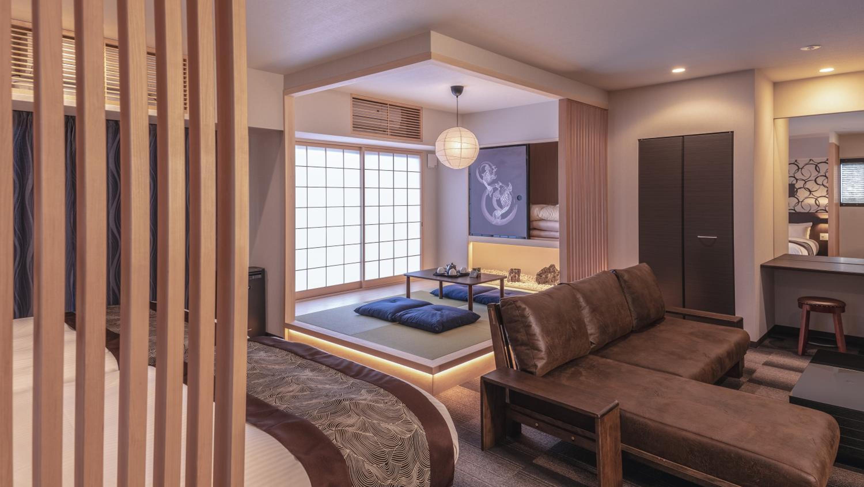 Executive Suite - Photo 13