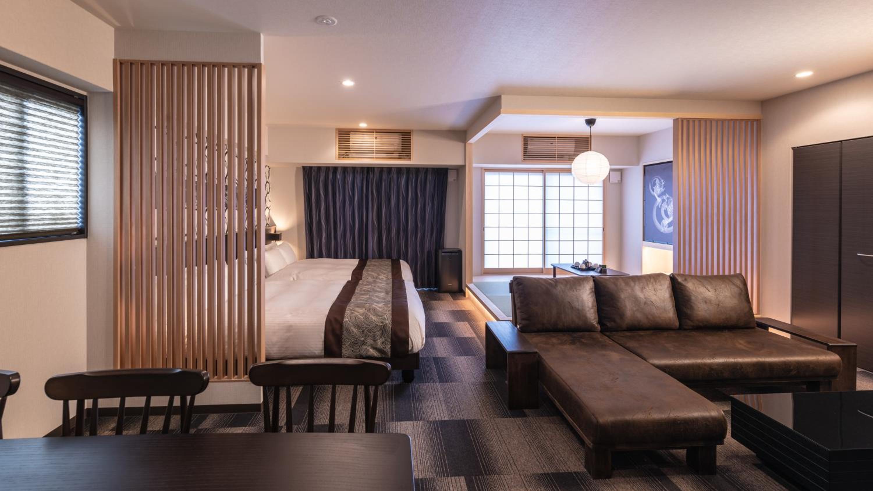 Executive Suite - Photo 12