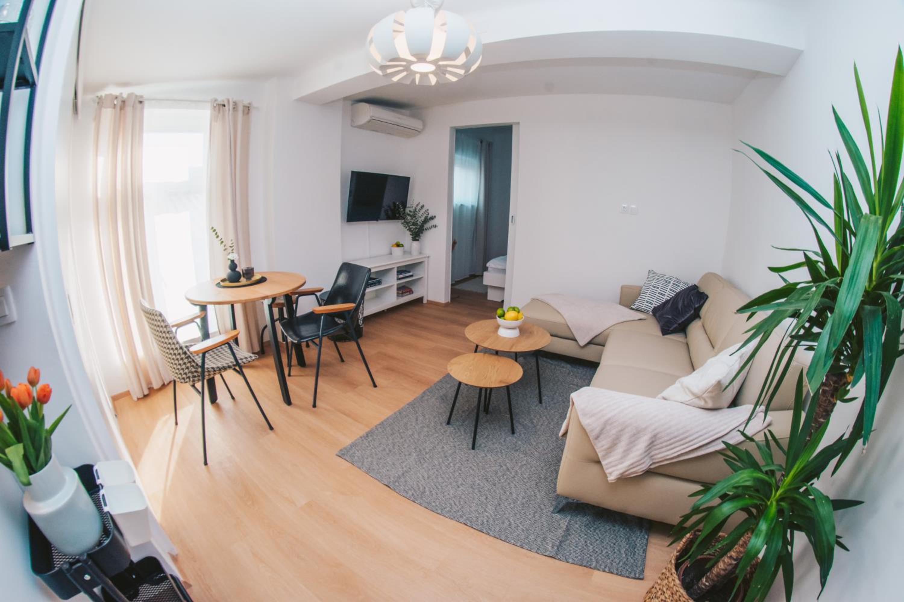 One-Bedroom Apartment - Photo 1