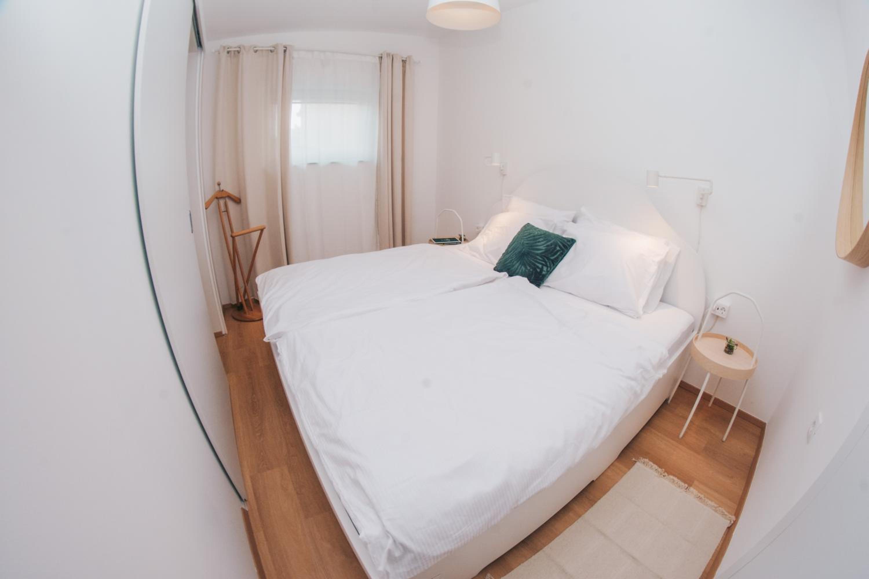 One-Bedroom Apartment - Photo 12