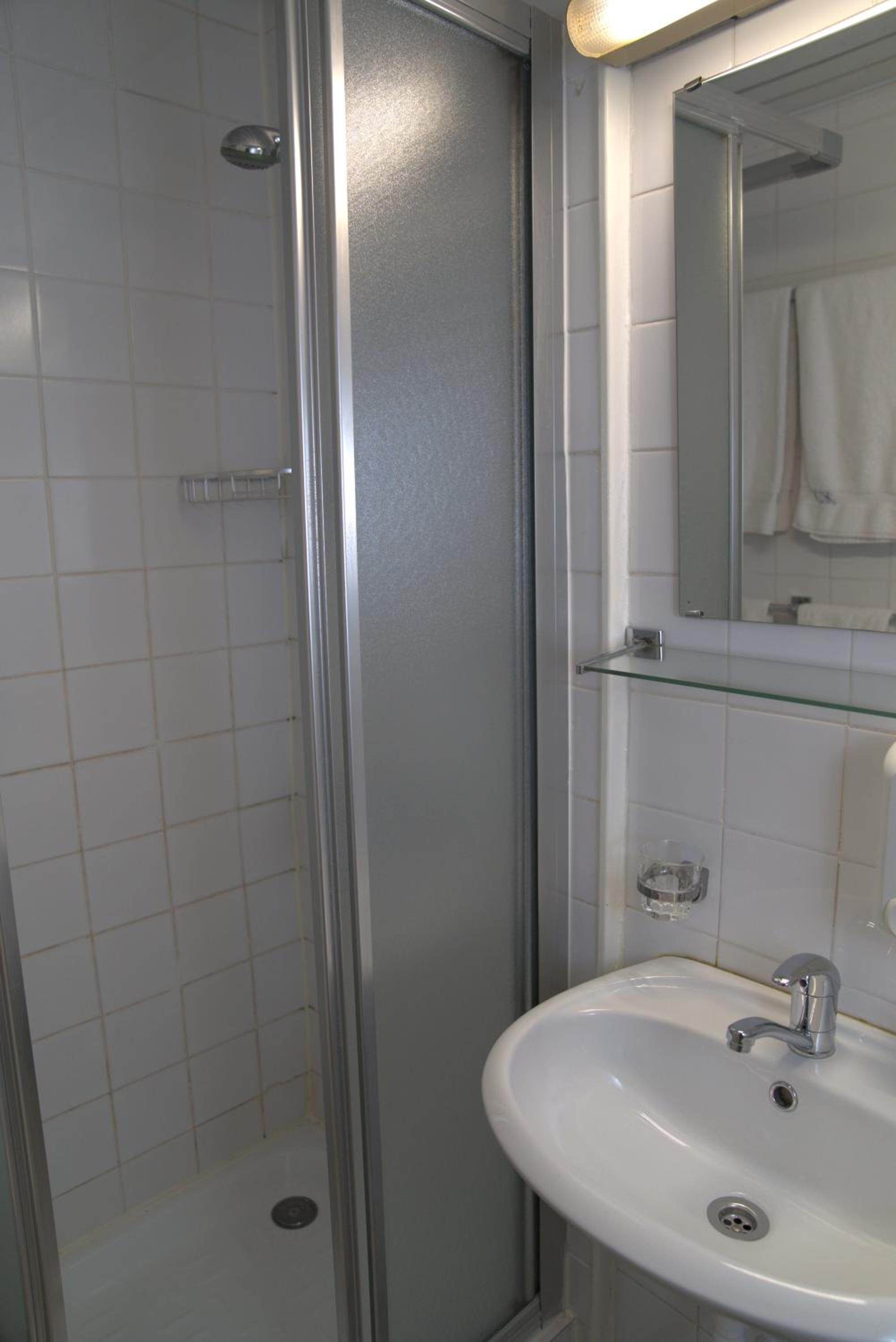 Standard Triple Room photo 3