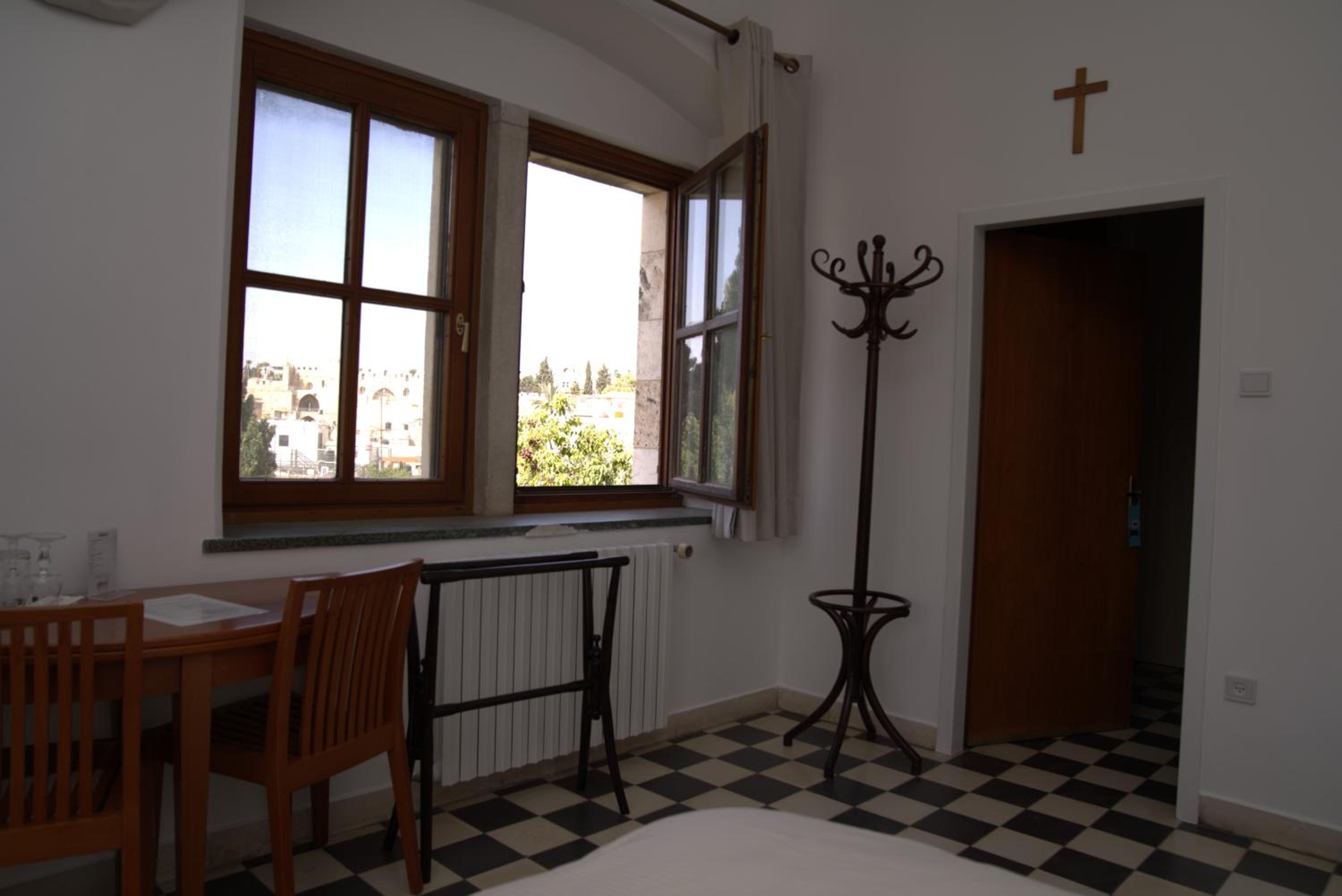 Standard Double Room photo 3
