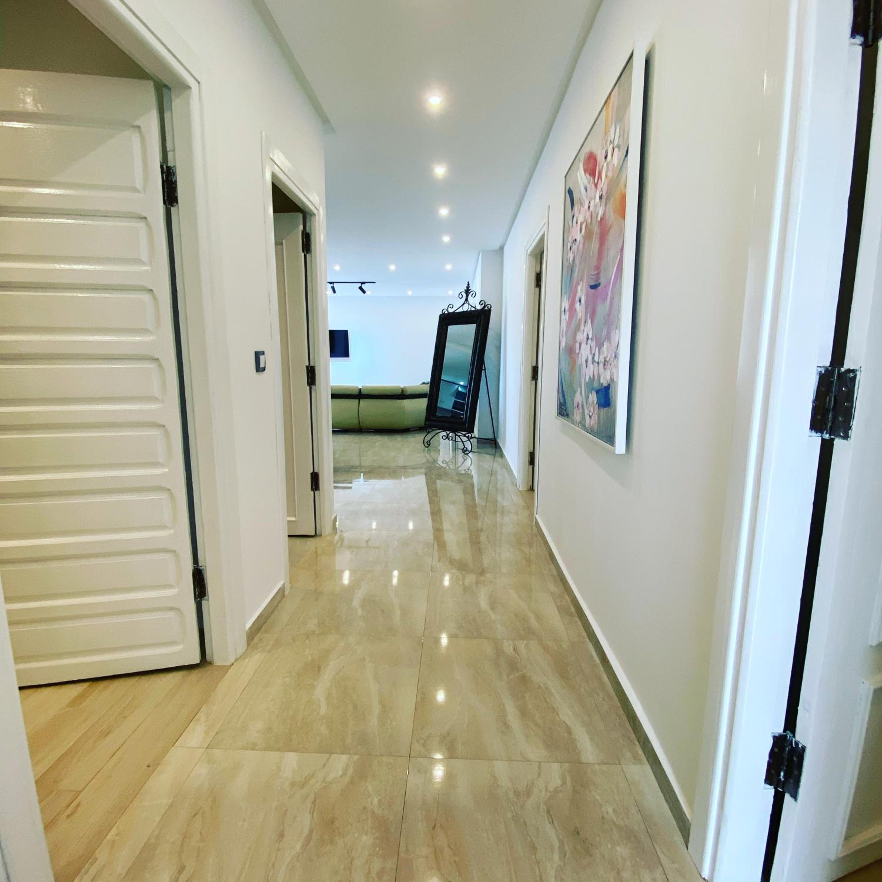 Three-Bedroom Apartment with Sea View photo 1