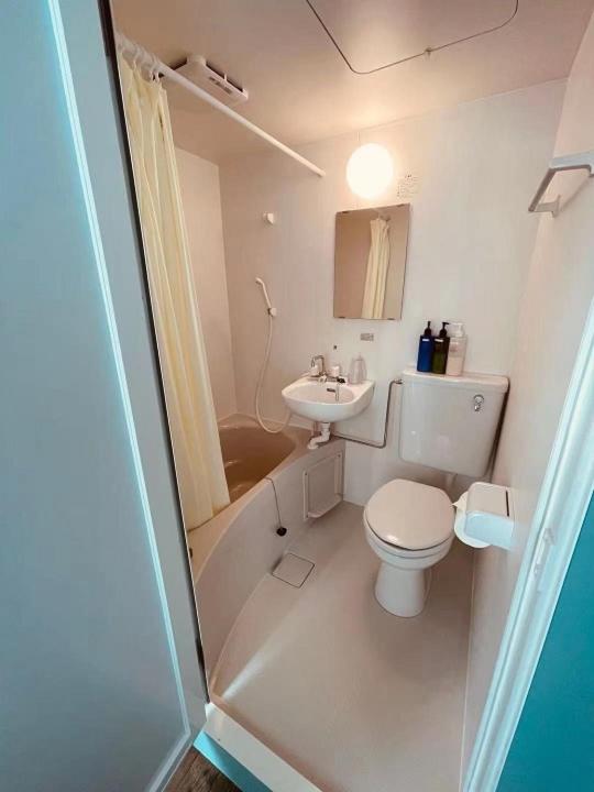 Twin Room with Private Bathroom - Photo 13
