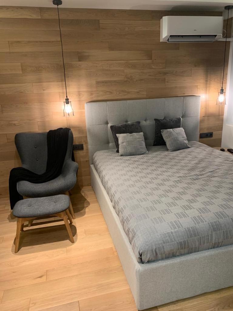 One-Bedroom Apartment - Photo 13